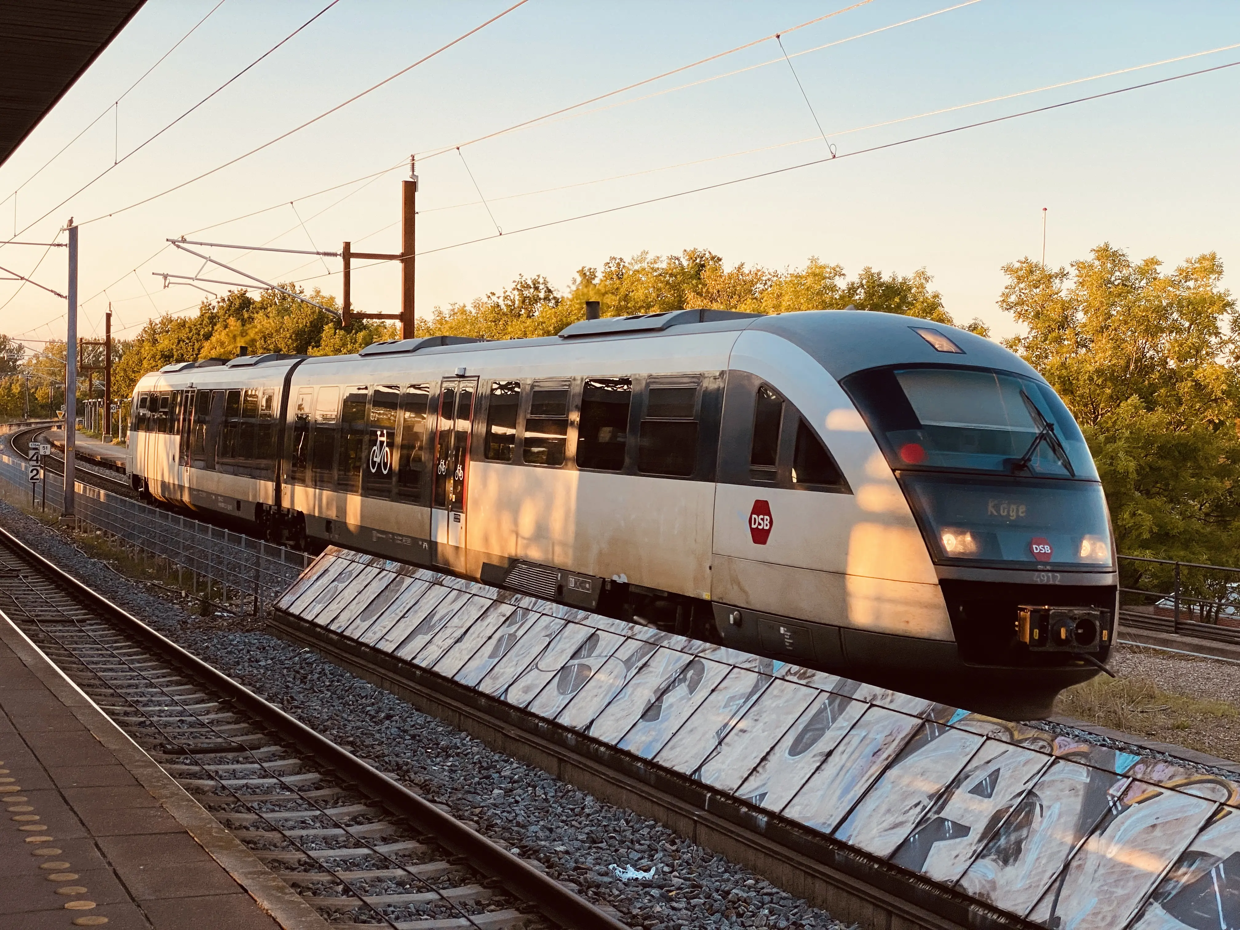 Billede af DSB MQ 4112-4912 fotograferet ud for Ølby S-togstrinbræt.