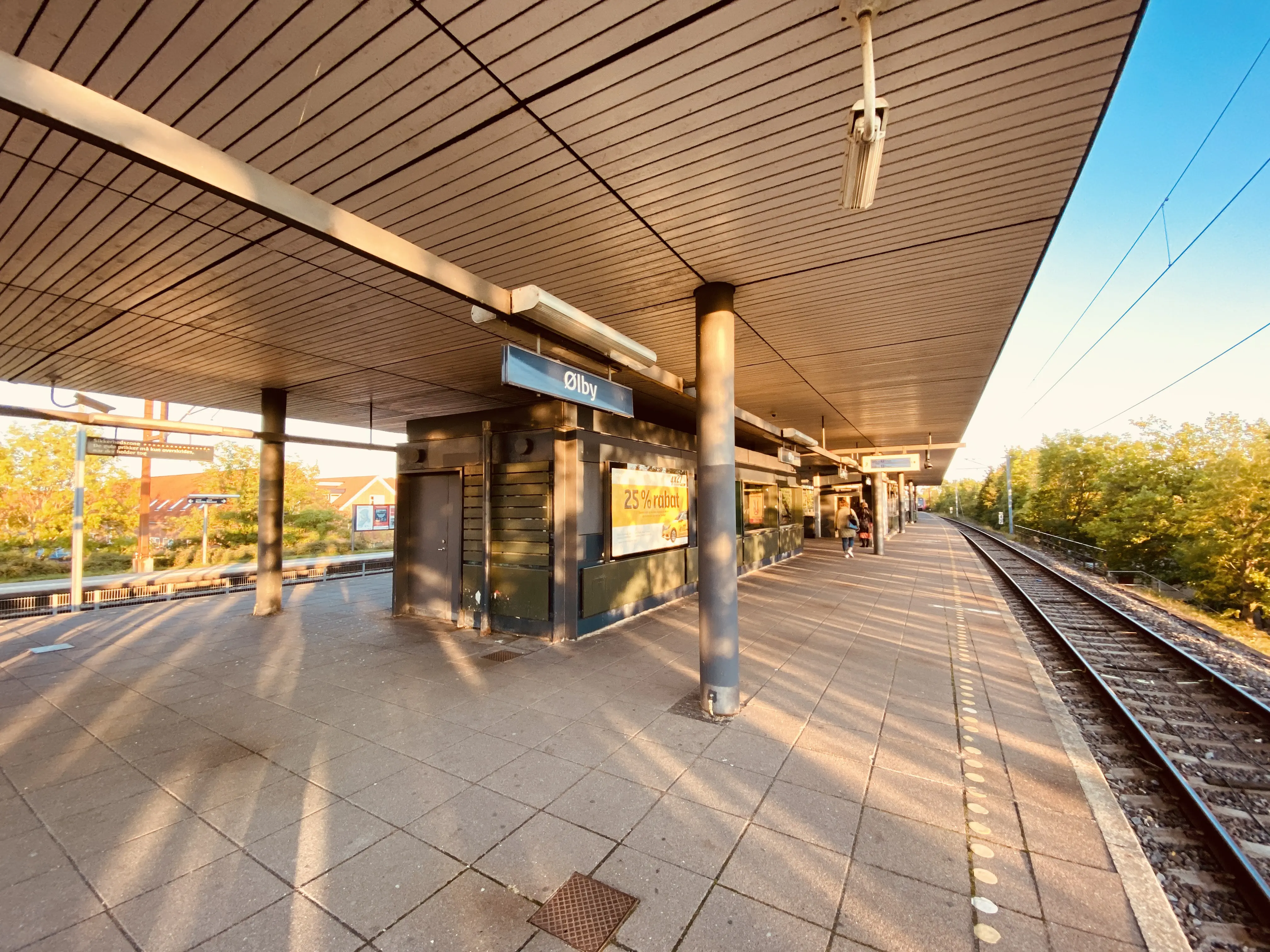 Billede af Ølby S-togstrinbræt. Billede af Ølby S-togstrinbræt.
