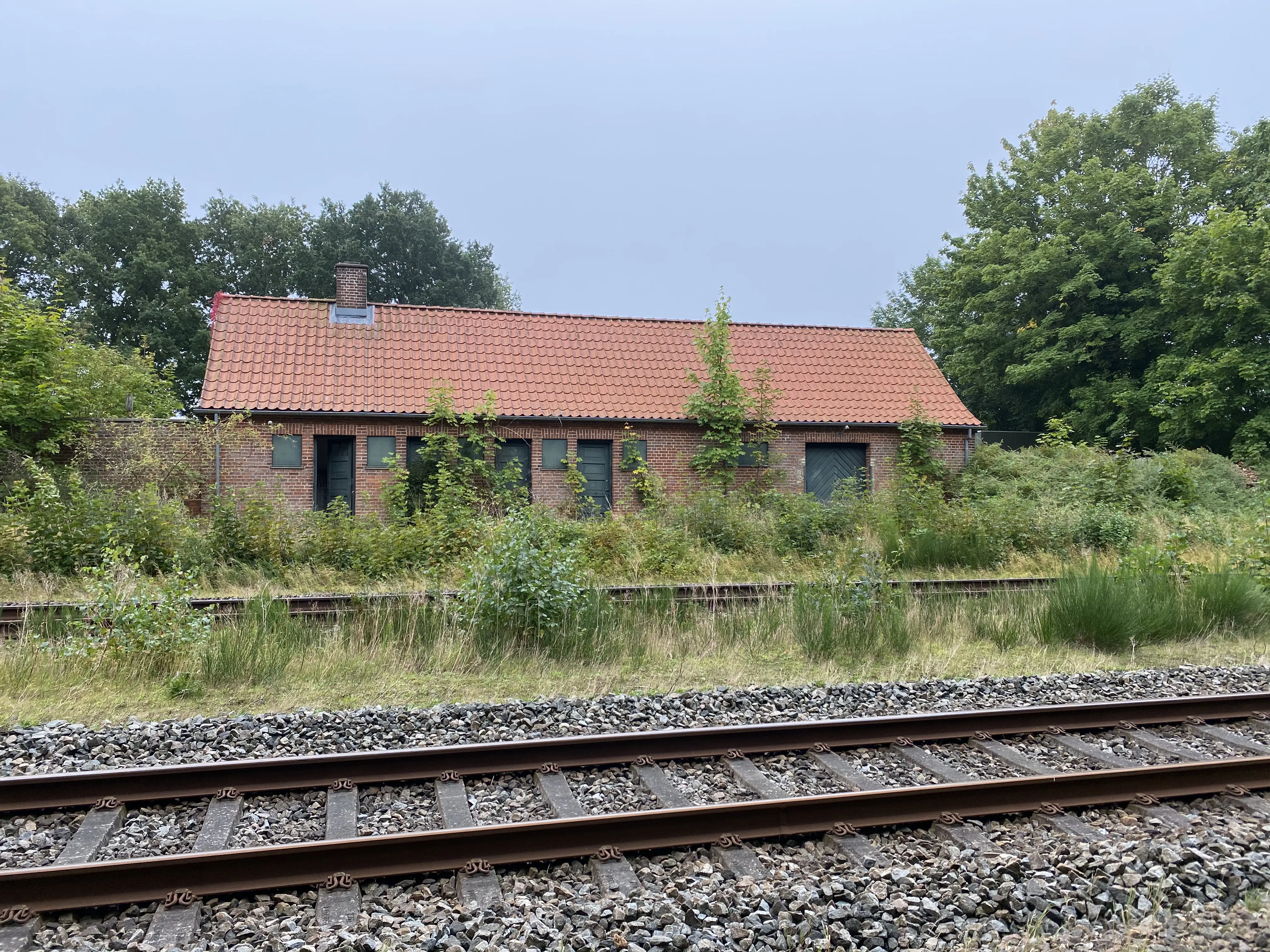 Billede af Stilling Stations varehus. Billede af Stilling Stations varehus.