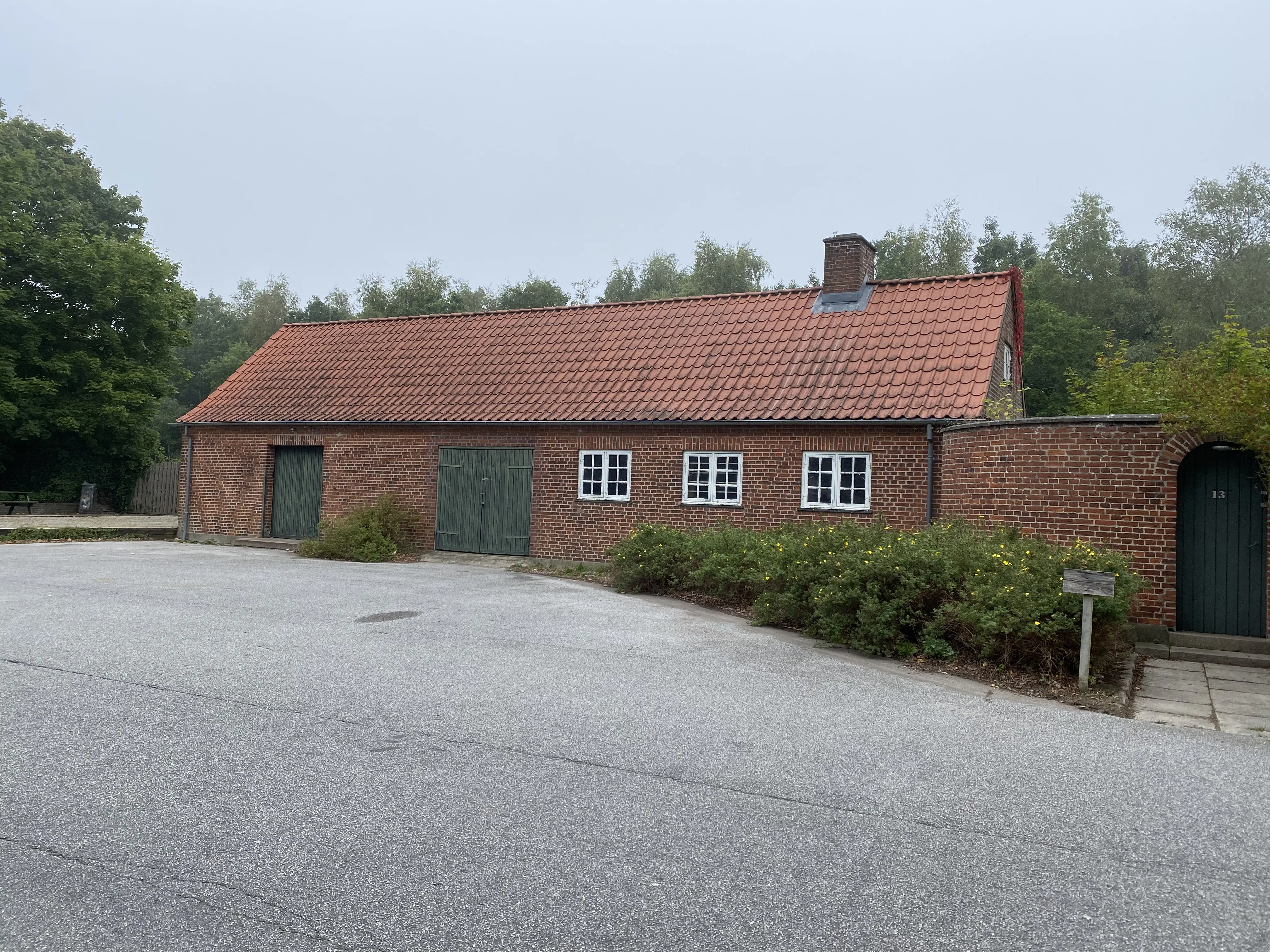 Billede af Stilling Stations varehus. Billede af Stilling Stations varehus.