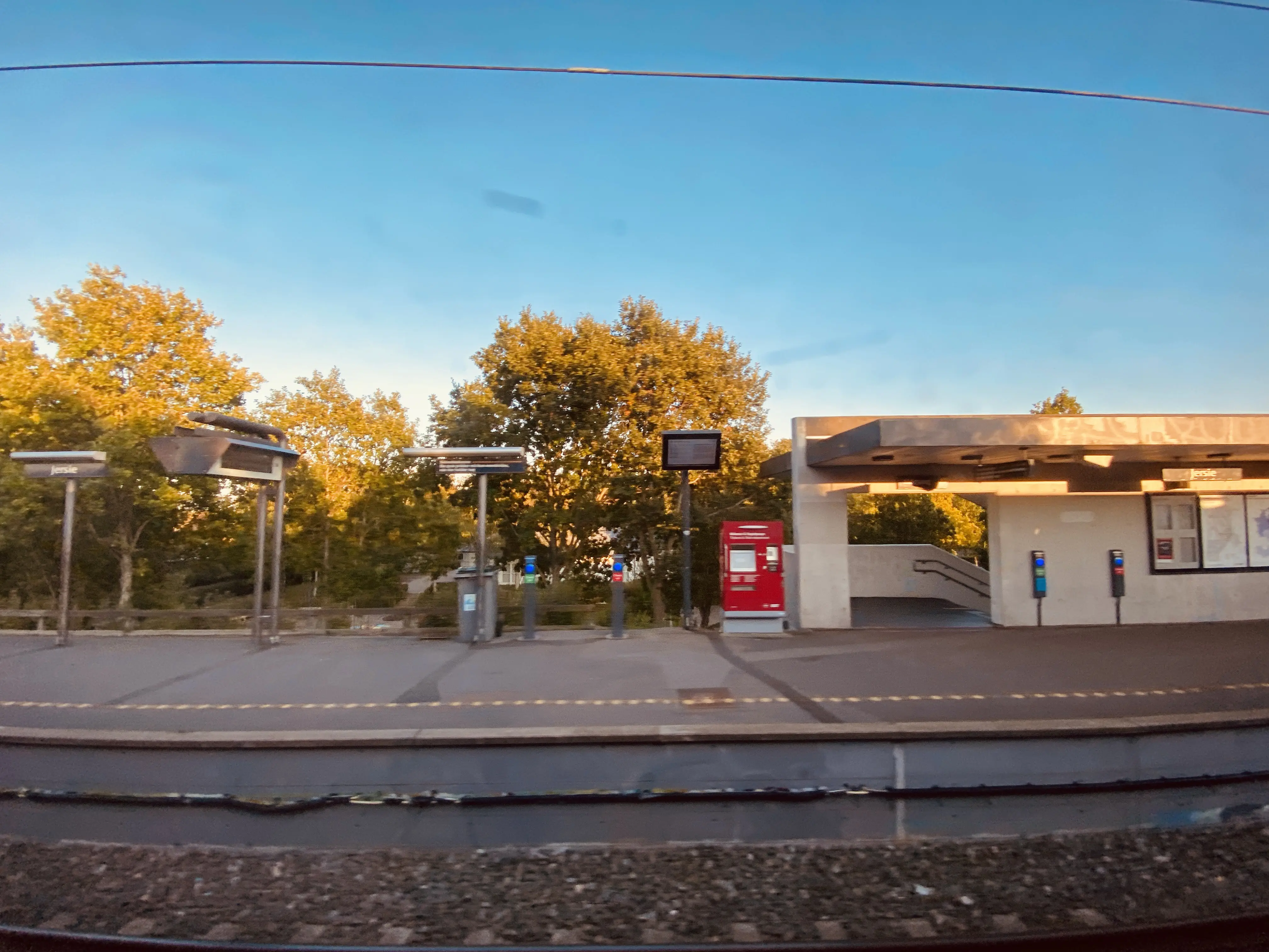 Billede af Jersie S-togstrinbræt. Billede af Jersie S-togstrinbræt.