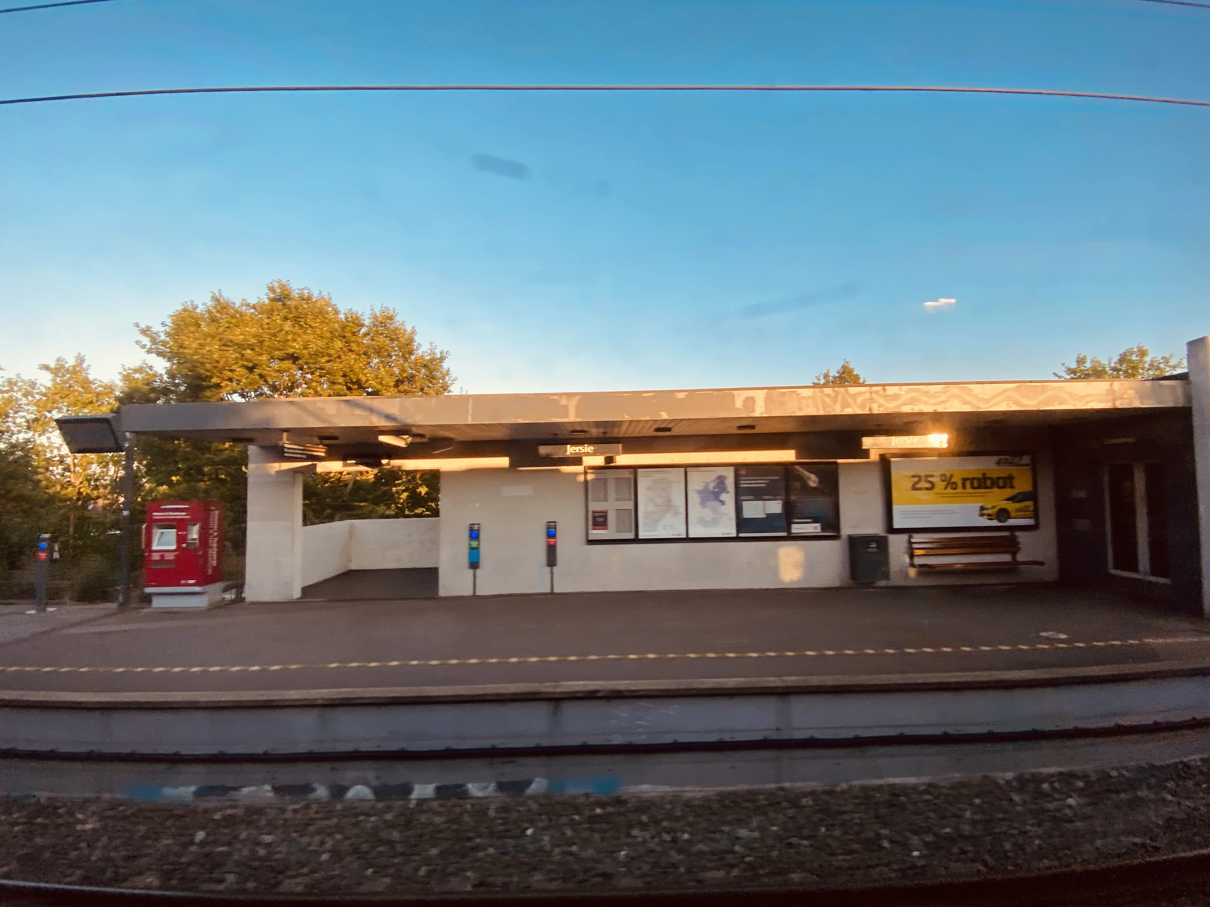 Billede af Jersie S-togstrinbræt. Billede af Jersie S-togstrinbræt.