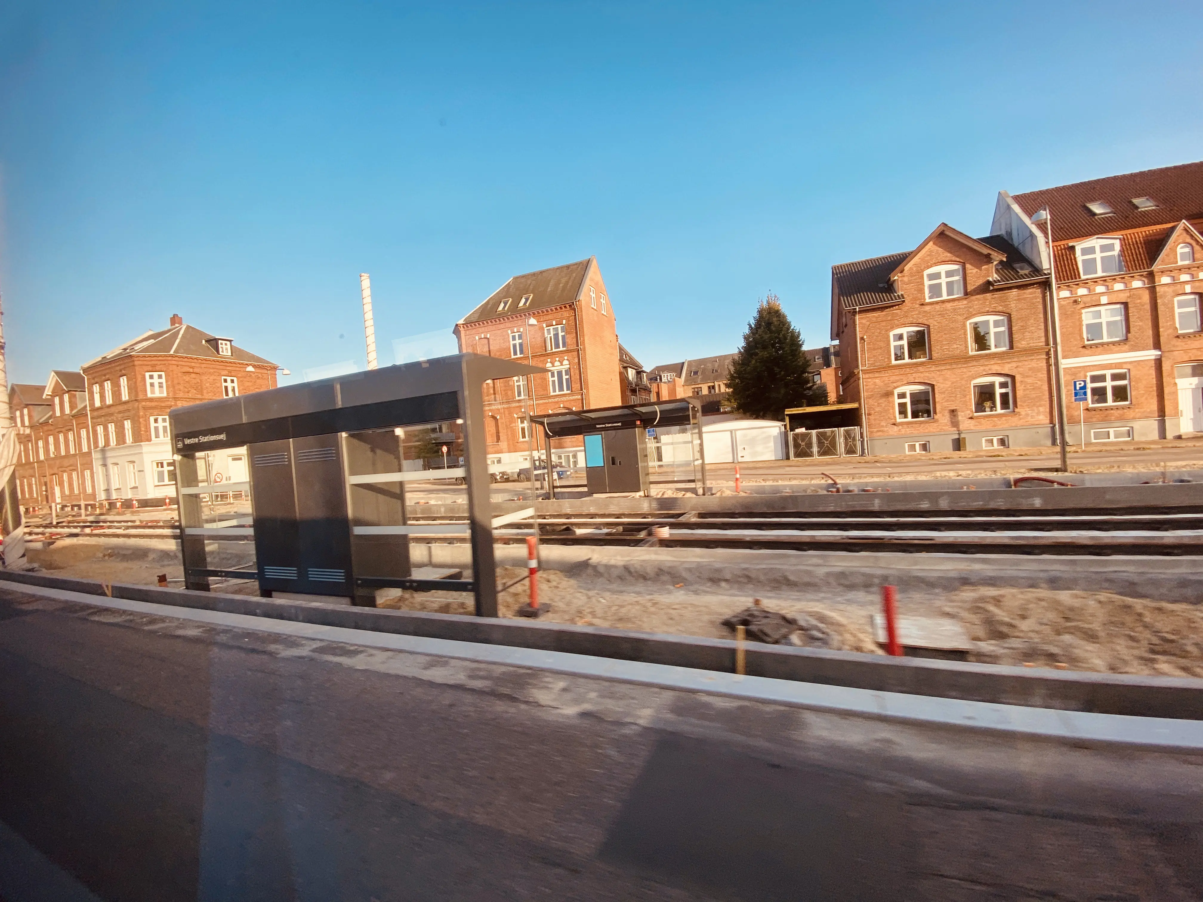 Billede af Vestre Stationsvej Letbanestation. Billede af Vestre Stationsvej Letbanestation.