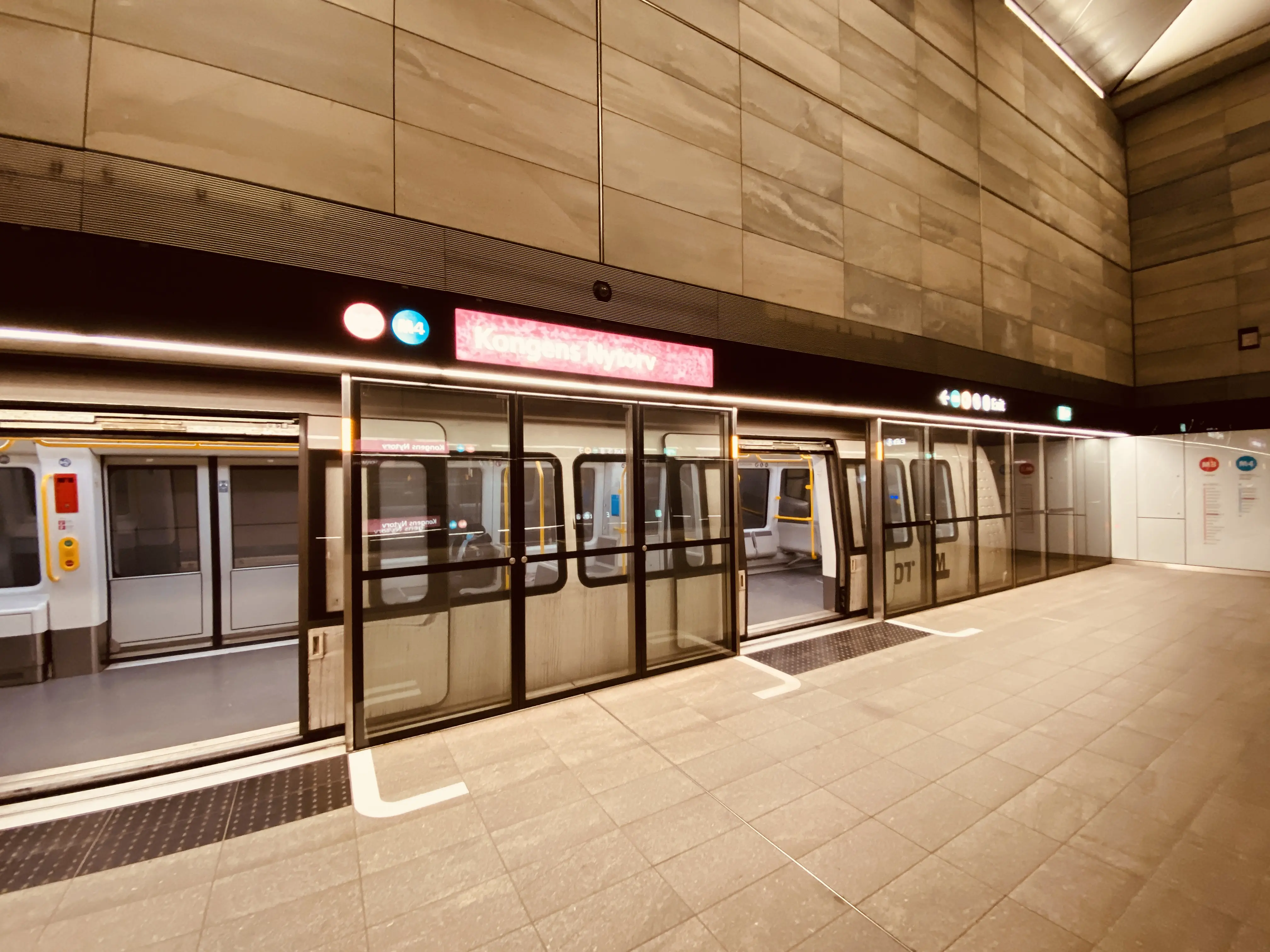 Billede af Kongens Nytorv Metrostation. Billede af Kongens Nytorv Metrostation.