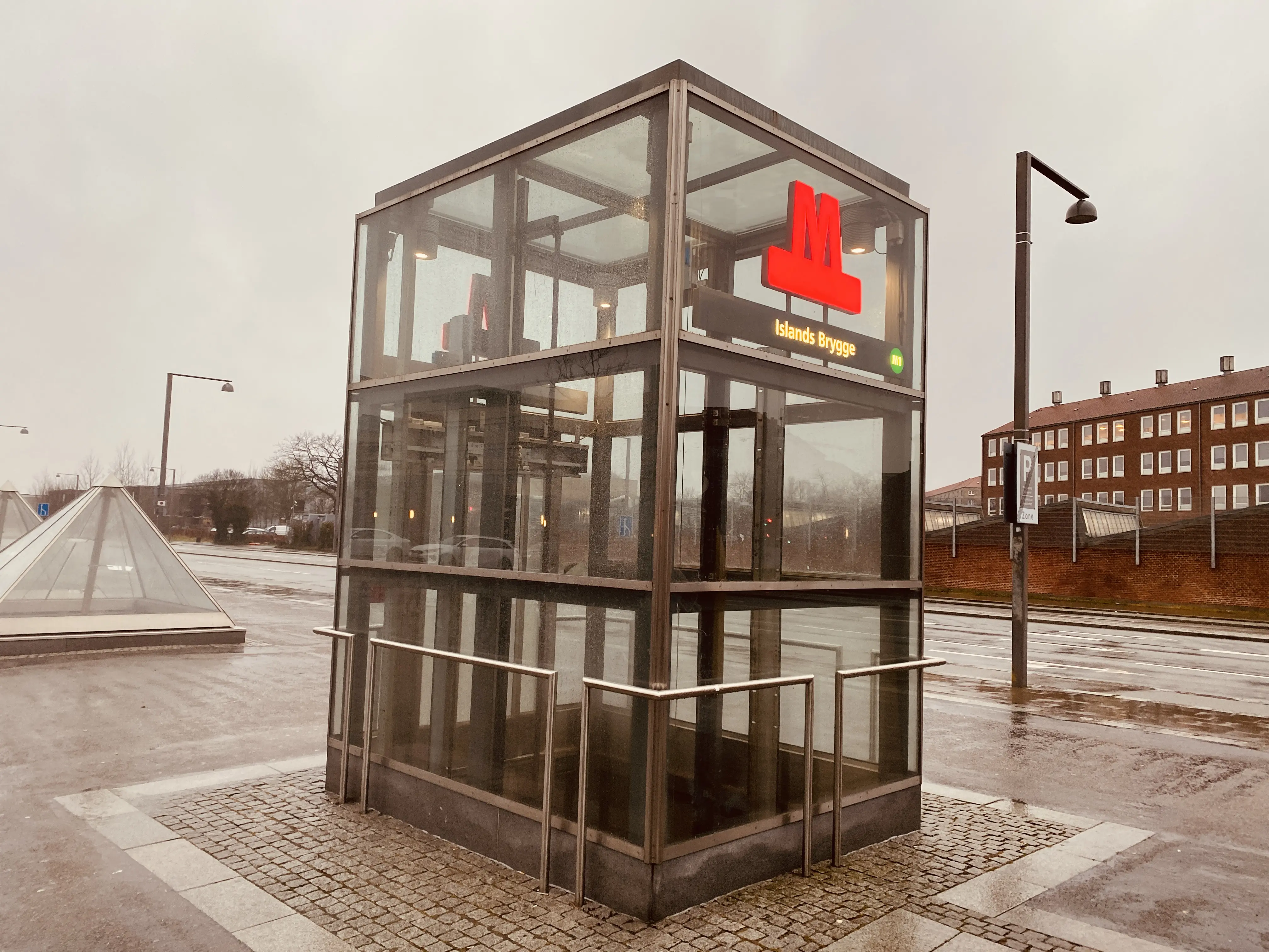 Billede af Islands Brygge Metrostation. Billede af Islands Brygge Metrostation.