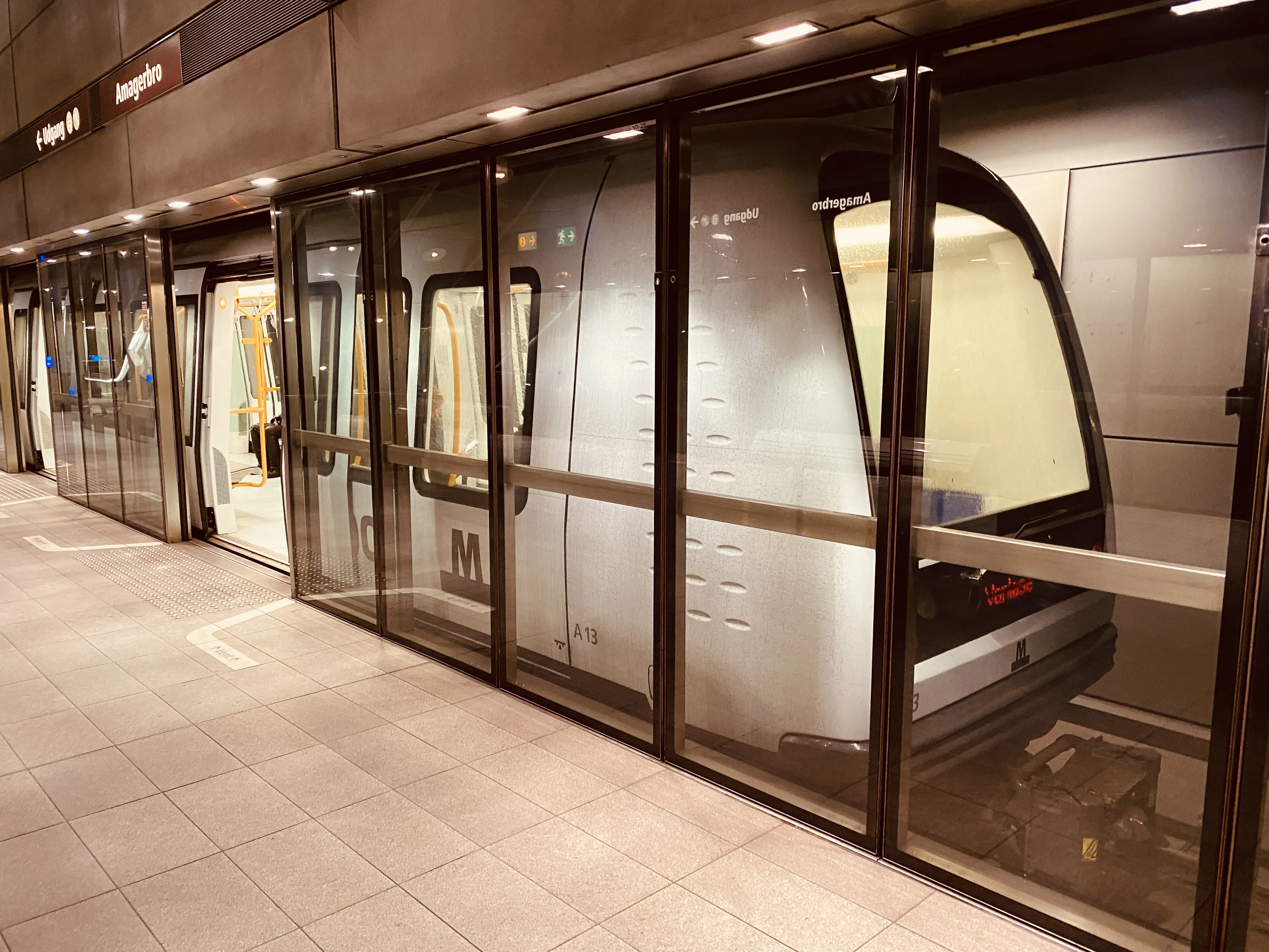 Billede af Amagerbro Metrostation. Billede af Amagerbro Metrostation.