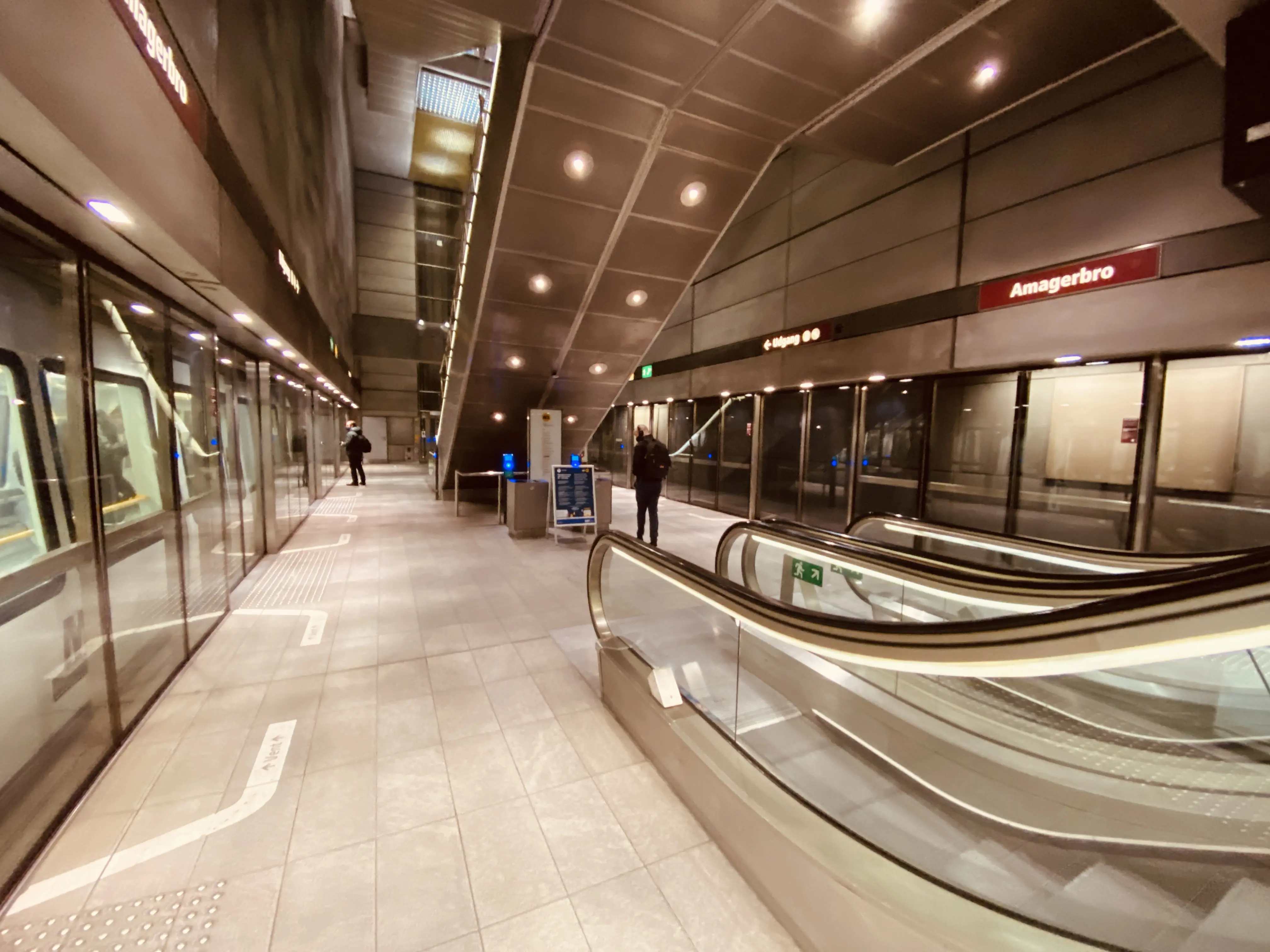 Billede af Amagerbro Metrostation. Billede af Amagerbro Metrostation.