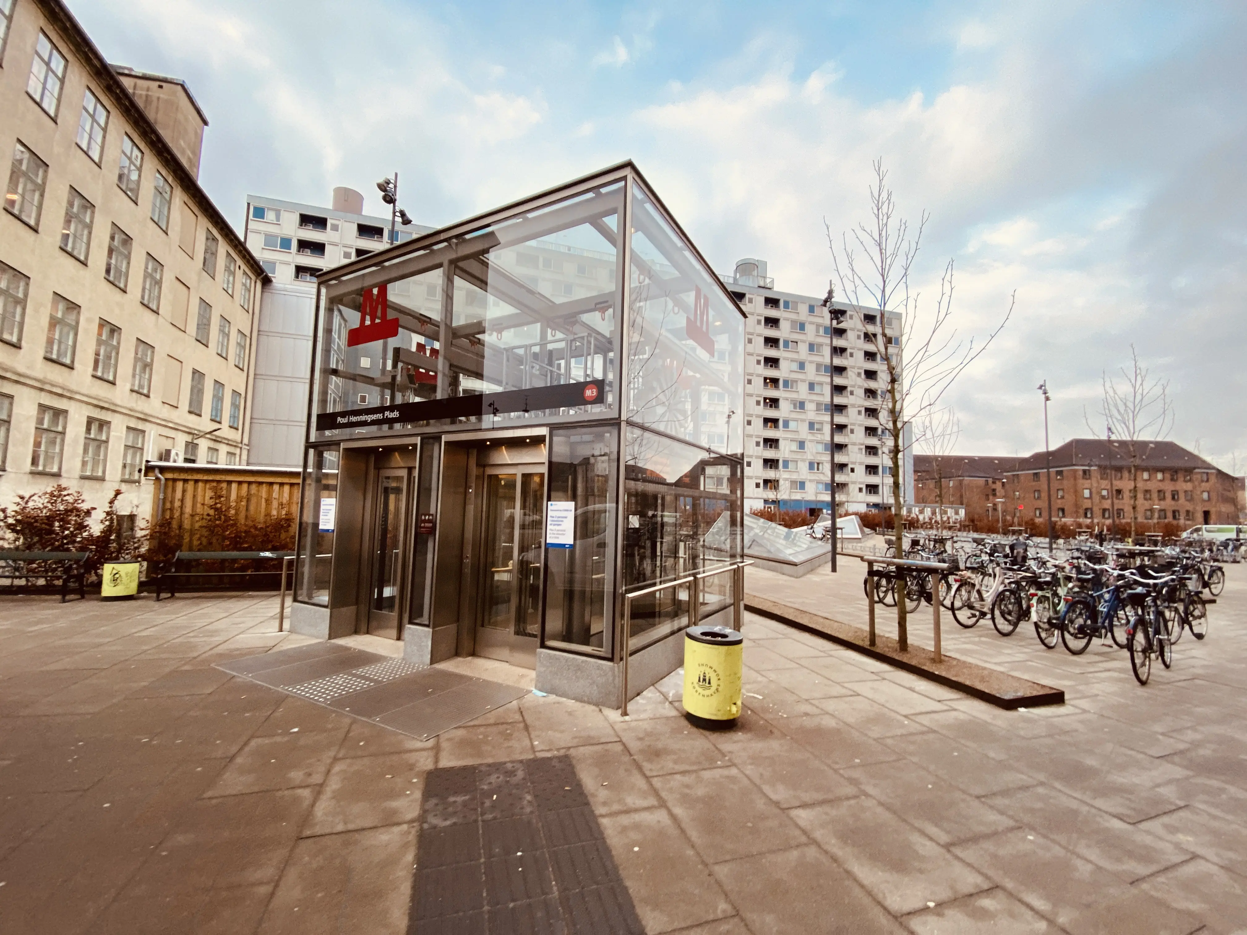 Billede af Poul Henningsens Plads Metrostation.