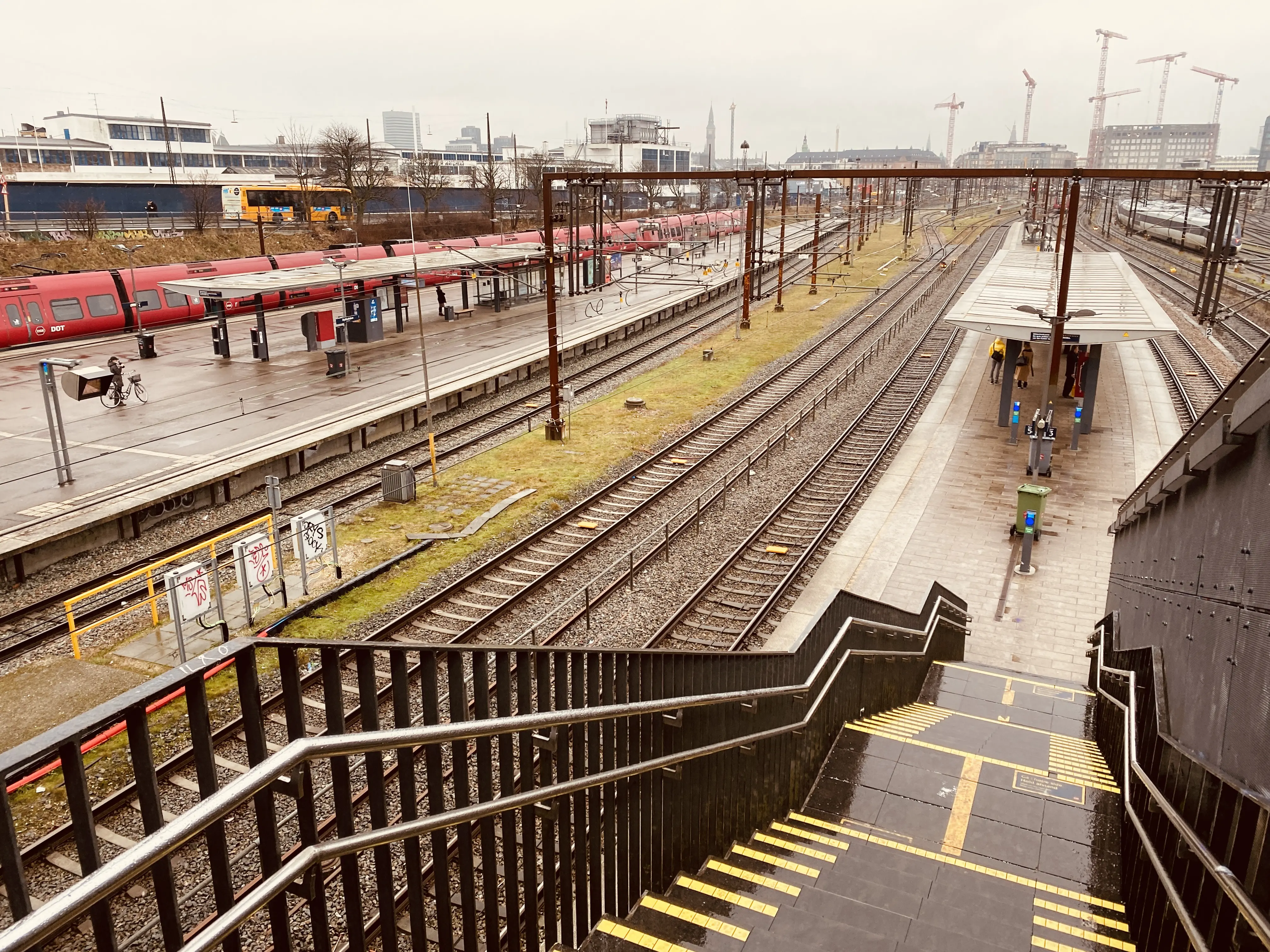 Billede af Dybbølsbro S-togstrinbræt. Billede af Dybbølsbro S-togstrinbræt.