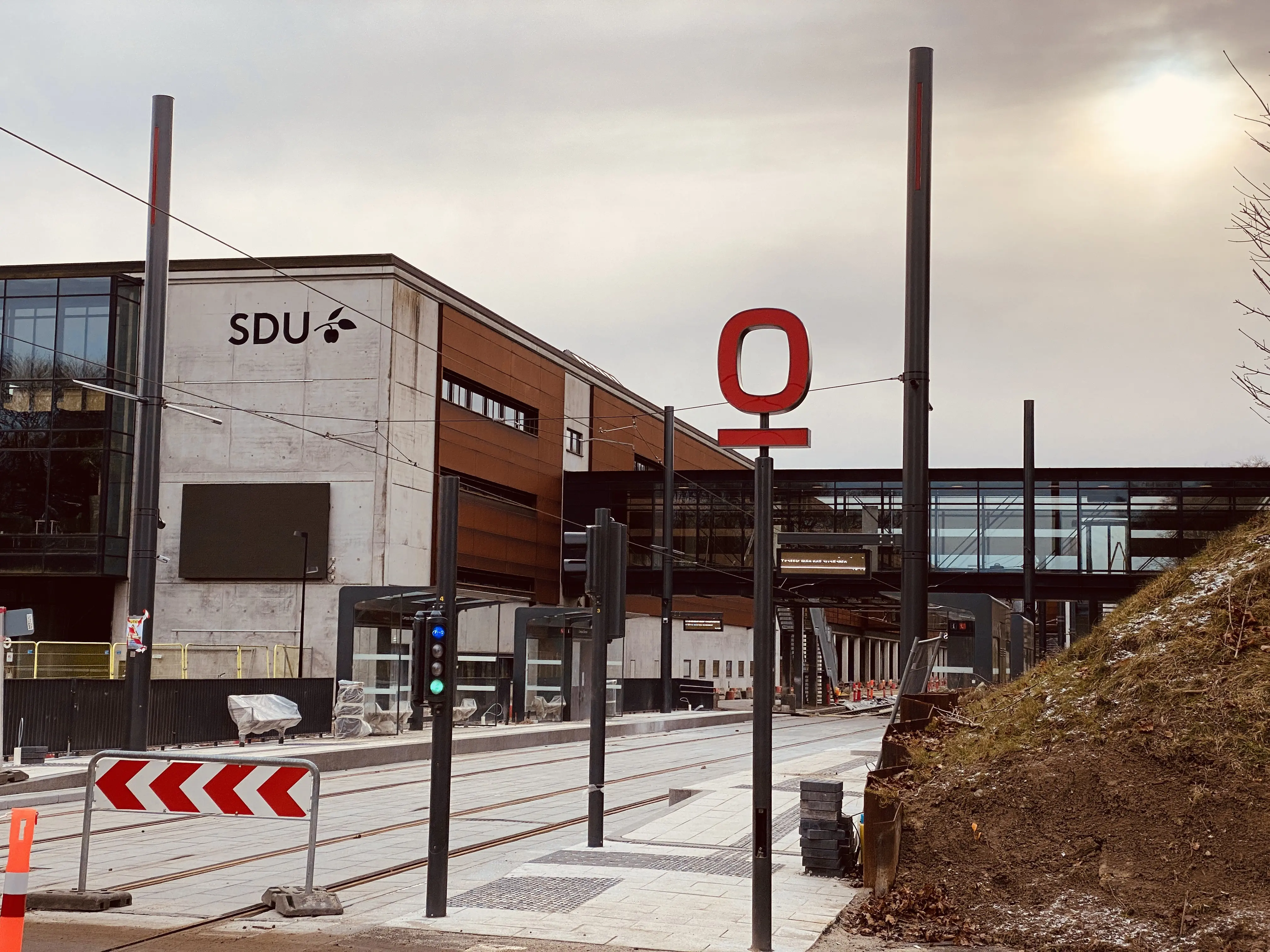 Billede af Campus Odense Letbanestation. Billede af Campus Odense Letbanestation.