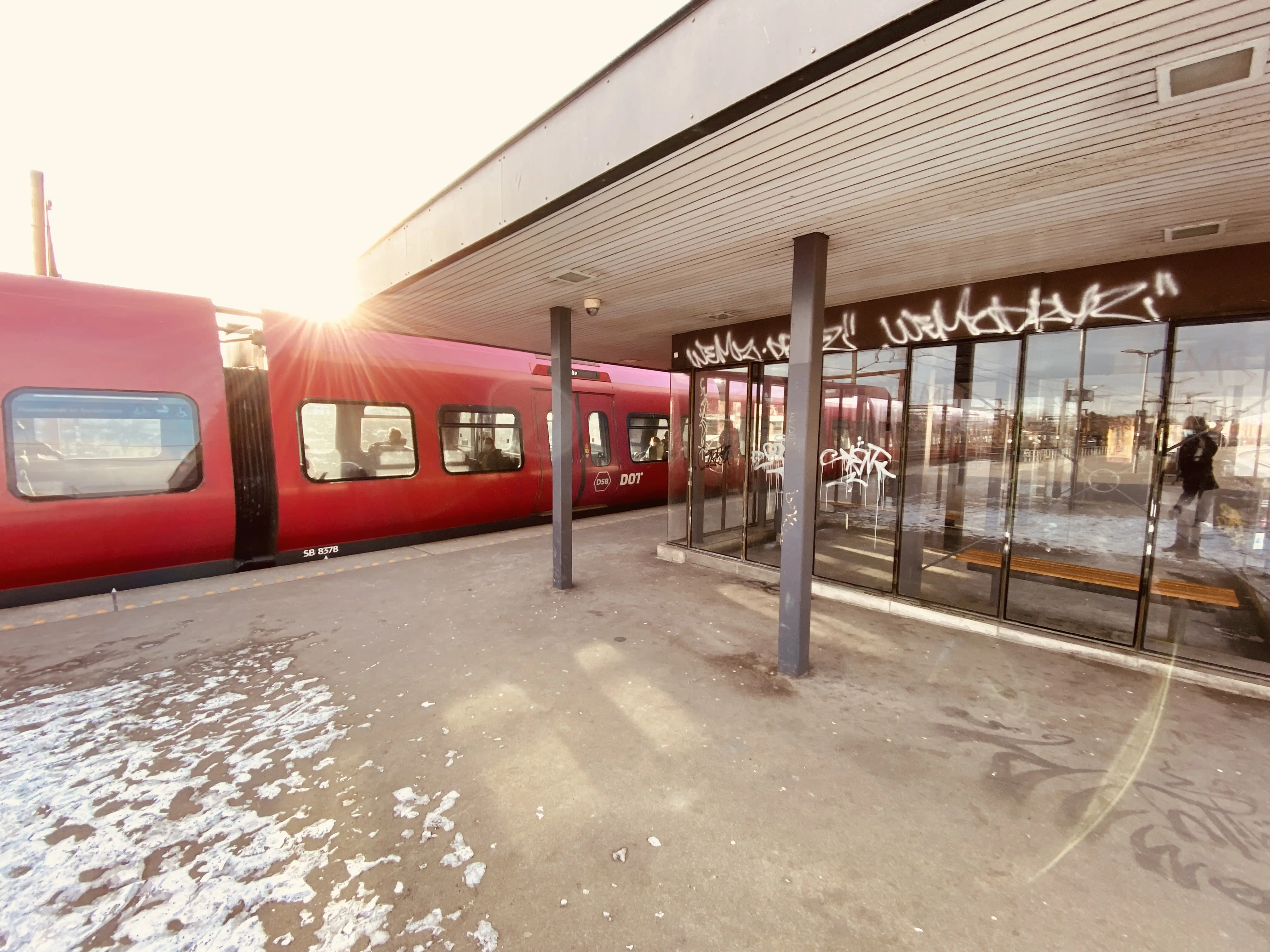 Billede af Sydhavn S-togstrinbræt. Billede af Sydhavn S-togstrinbræt.