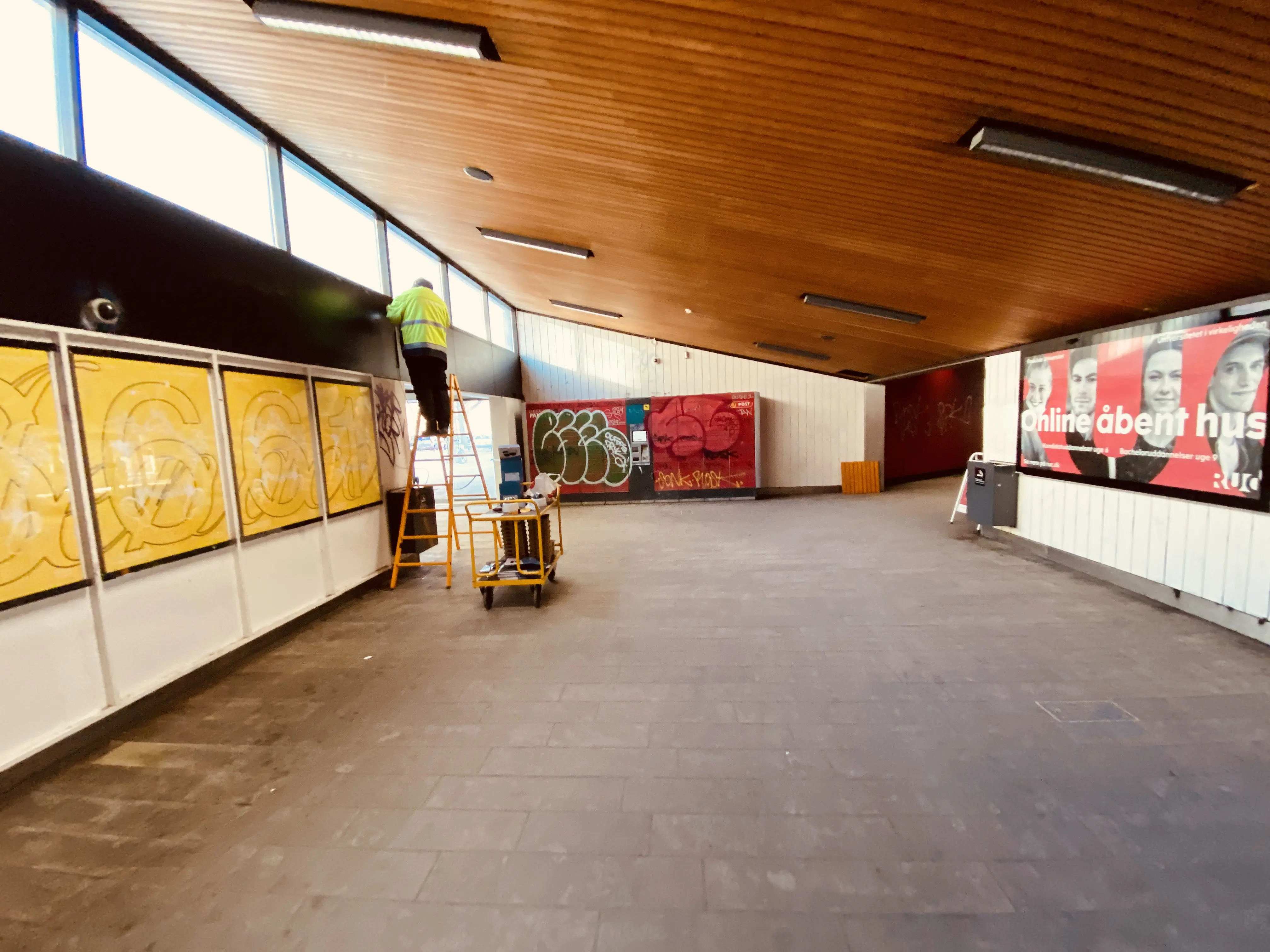 Billede af Sydhavn S-togstrinbræt. Billede af Sydhavn S-togstrinbræt.