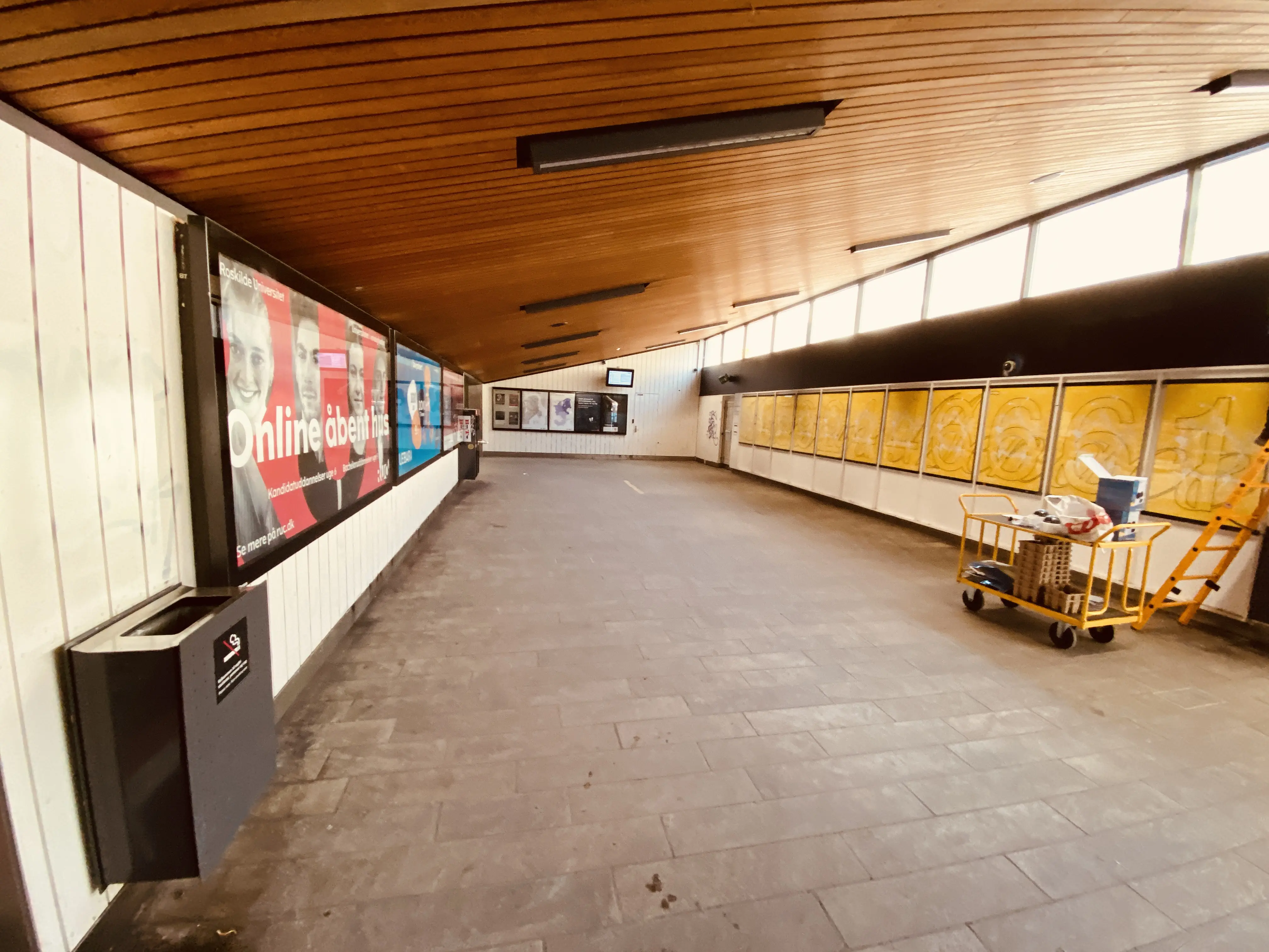 Billede af Sydhavn S-togstrinbræt. Billede af Sydhavn S-togstrinbræt.