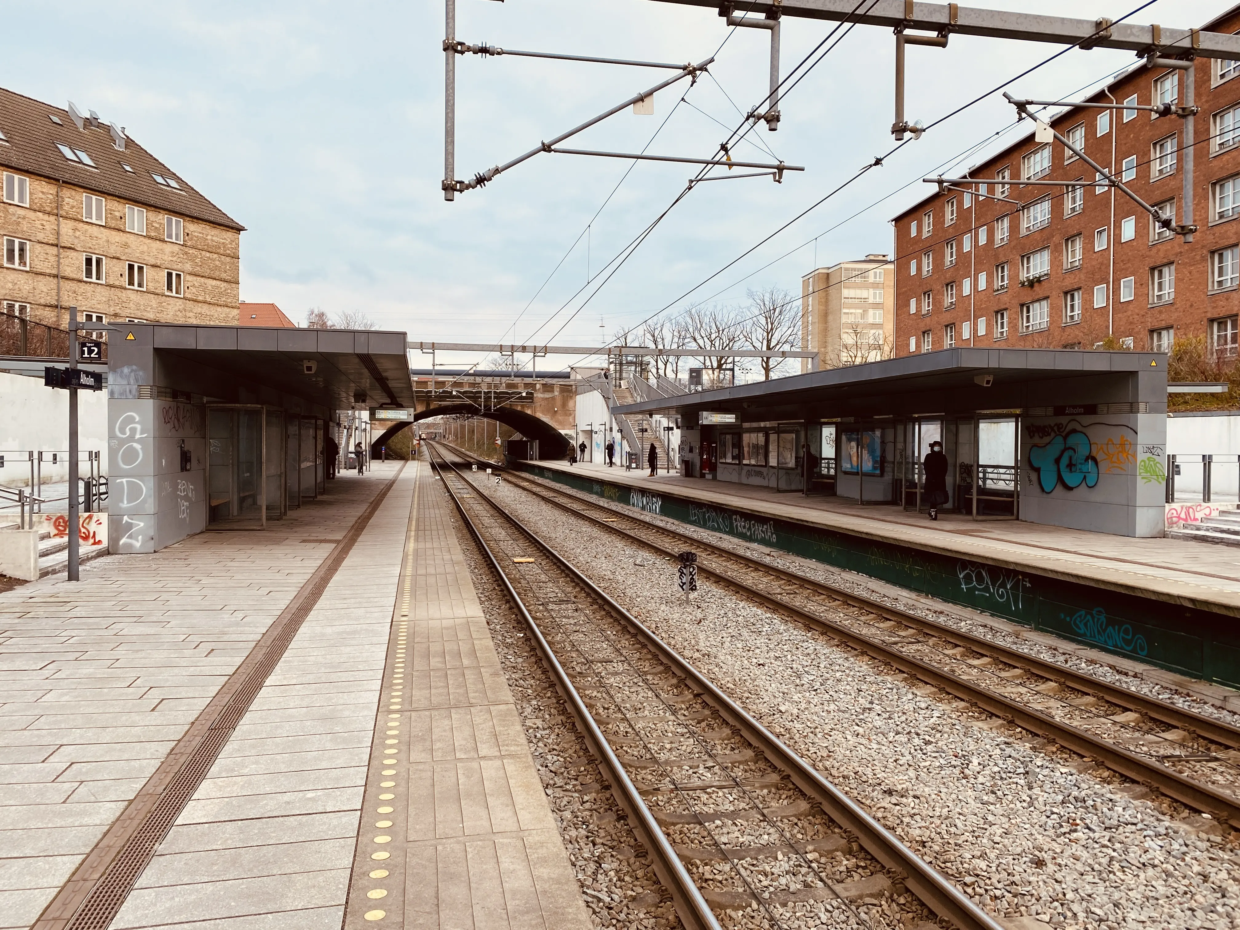 Billede af Ålholm S-togstrinbræt. Billede af Ålholm S-togstrinbræt.