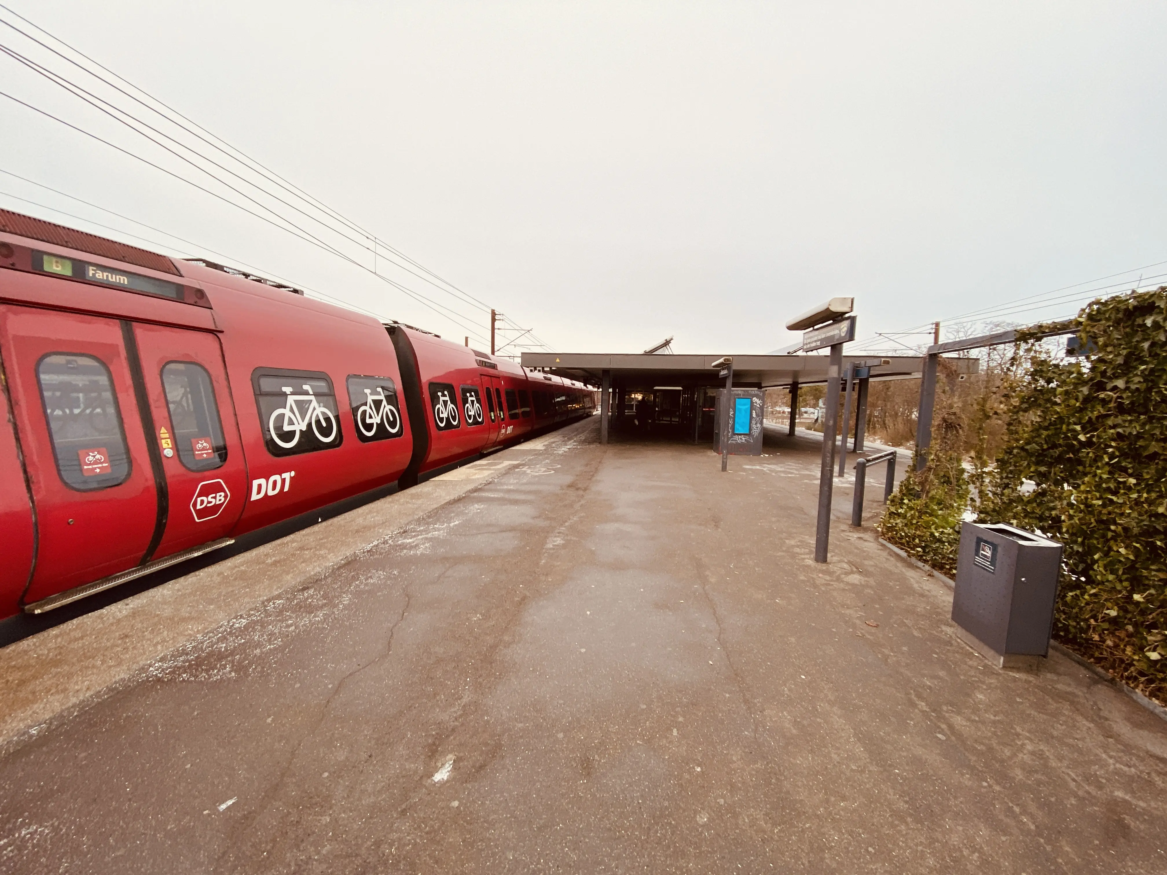 Billede af Albertslund S-togstrinbræt. Billede af Albertslund S-togstrinbræt.