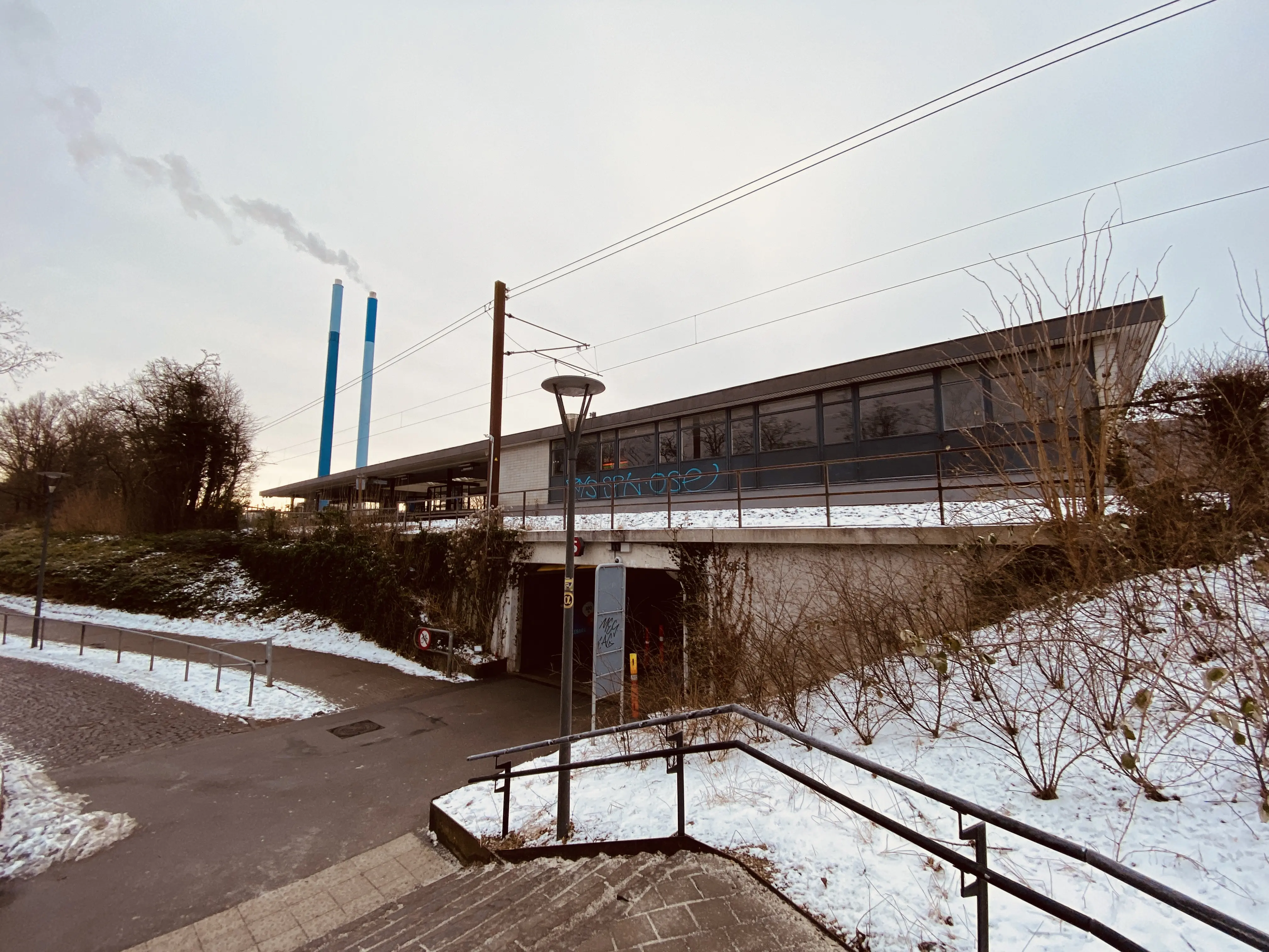 Billede af Albertslund S-togstrinbræt. Billede af Albertslund S-togstrinbræt.