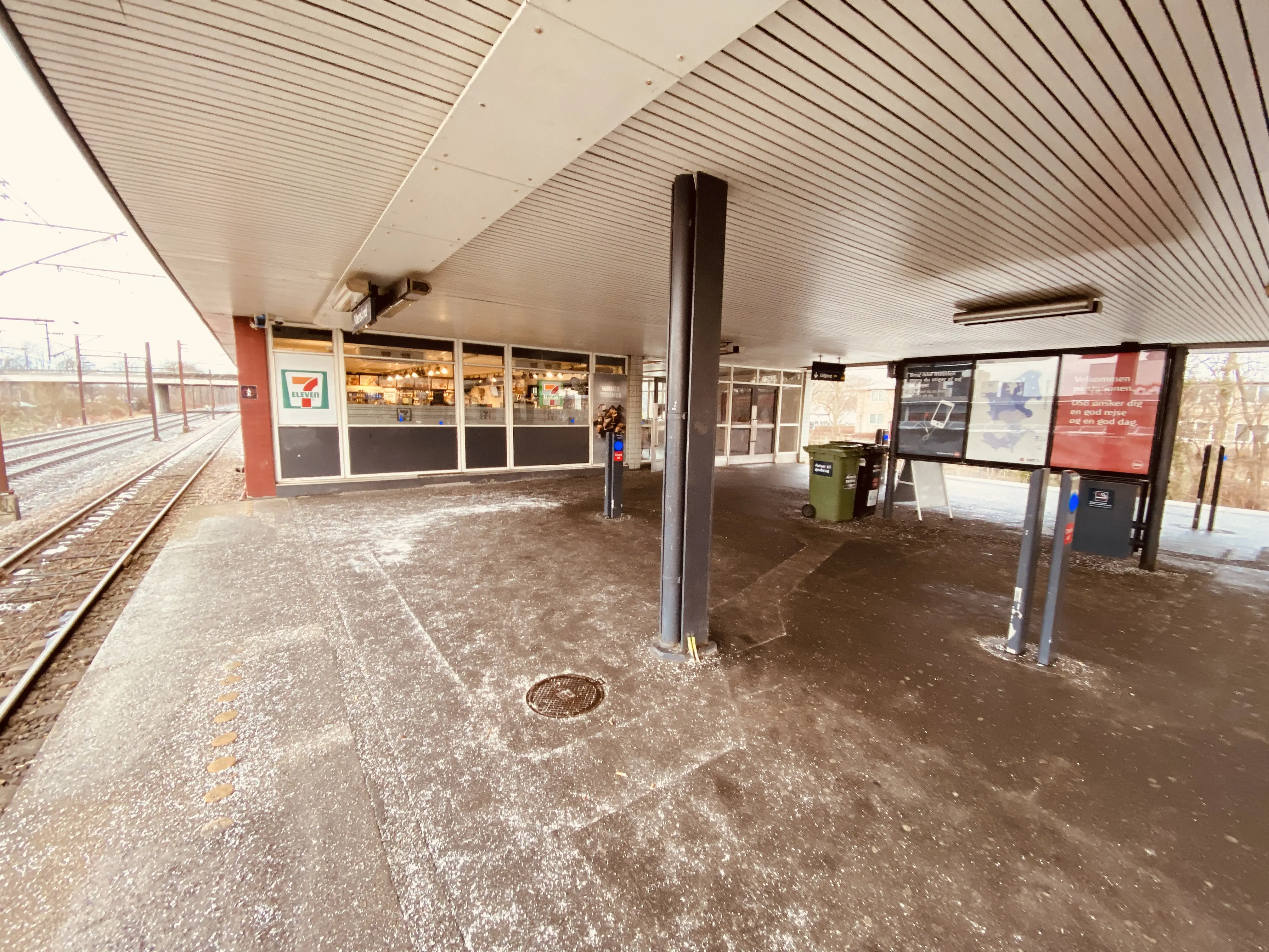 Billede af Albertslund S-togstrinbræt. Billede af Albertslund S-togstrinbræt.