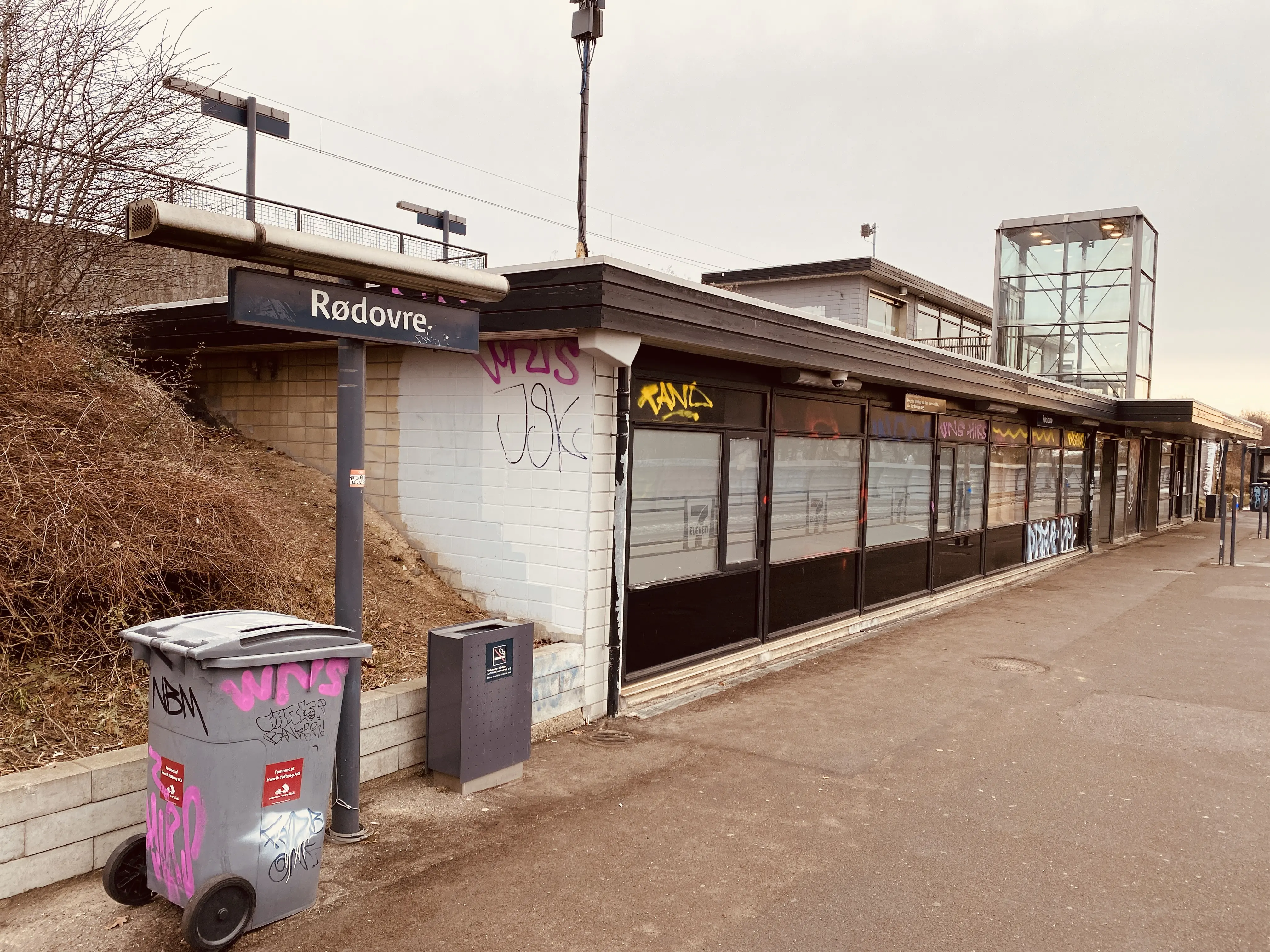 Billede af Rødovre S-togstrinbræt. Billede af Rødovre S-togstrinbræt.