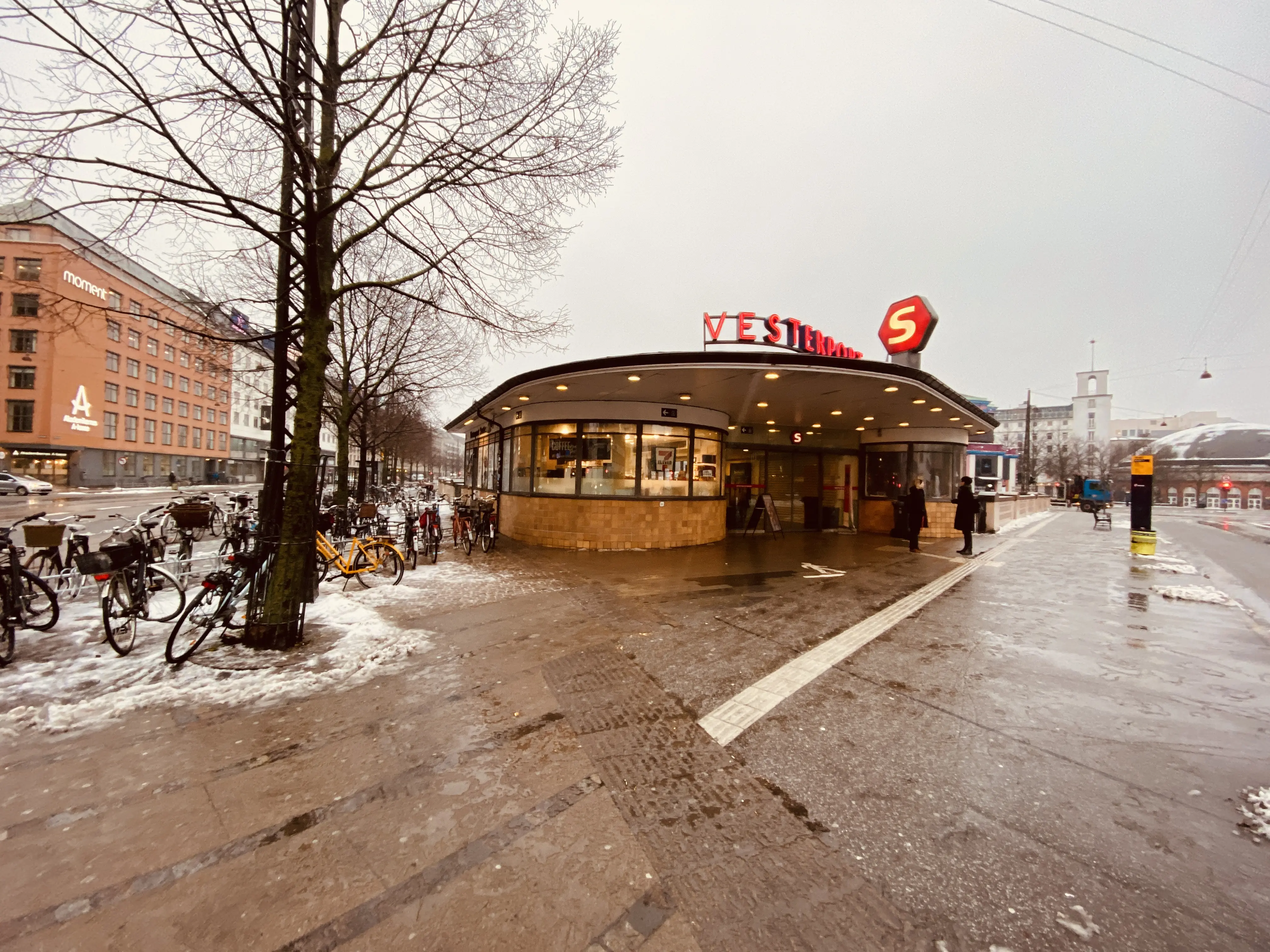 Billede af København Station (1864-1911) - Stationen er nedrevet, men har ligget her tæt på, hvor Vesterport ligger i dag..