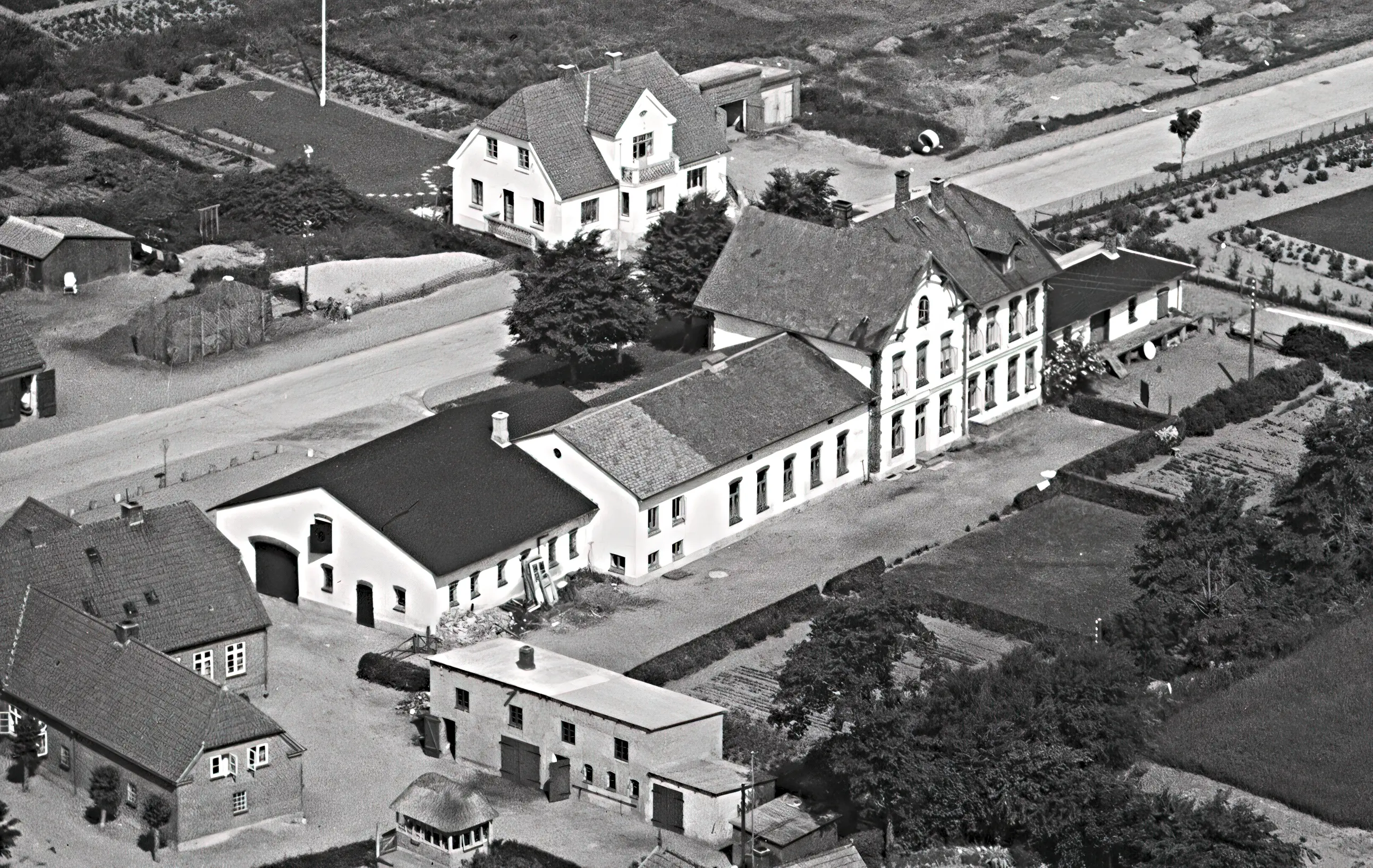 Billede af Skodborg Amtsbanegård. Billede af Skodborg Amtsbanegård.