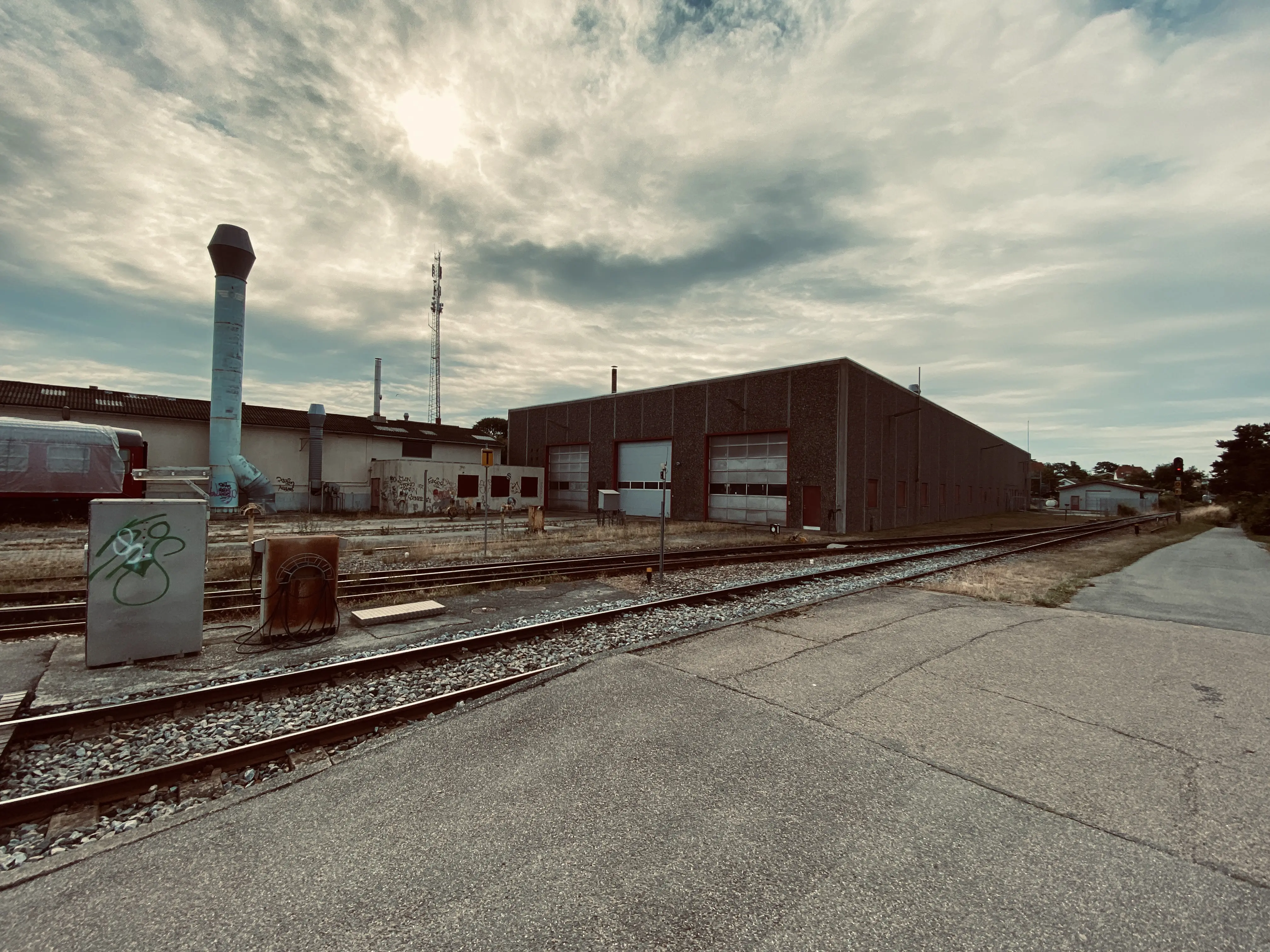 Billede af Hundested Stations remise. Billede af Hundested Stations remise.
