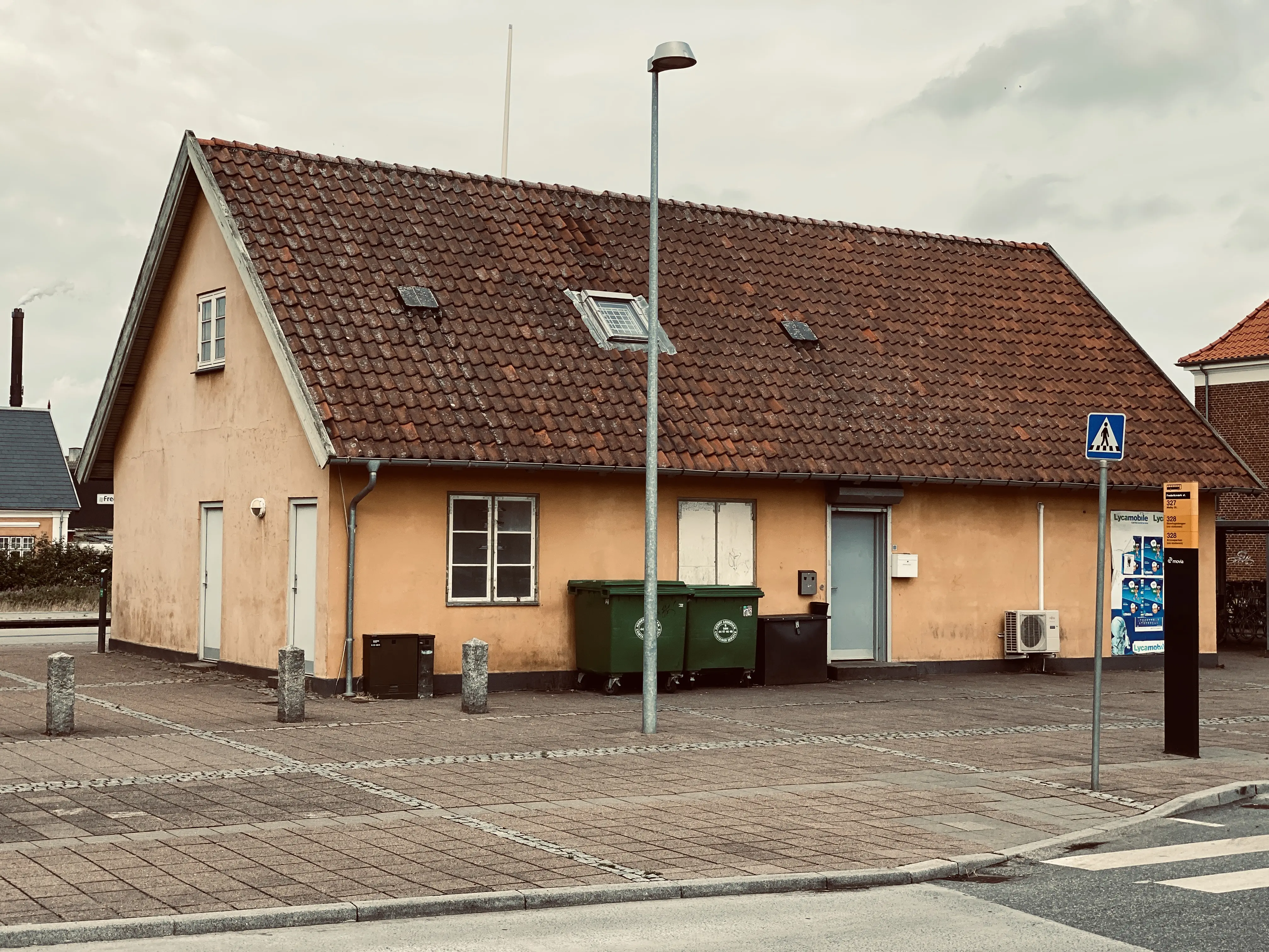 Billede af Frederiksværk Stations varehus. Billede af Frederiksværk Stations varehus.