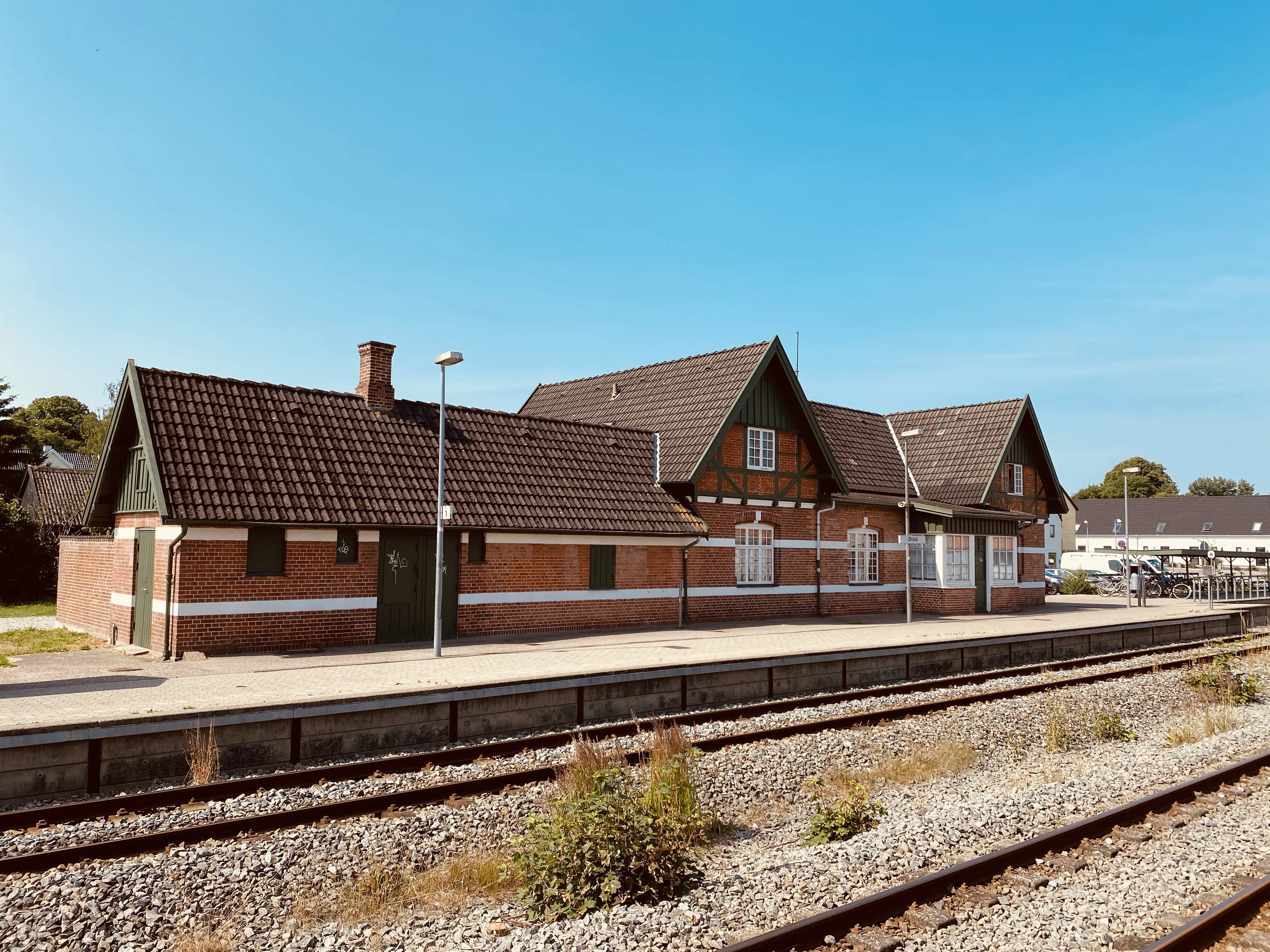 Billede af Ølsted Station set fra sporsiden.