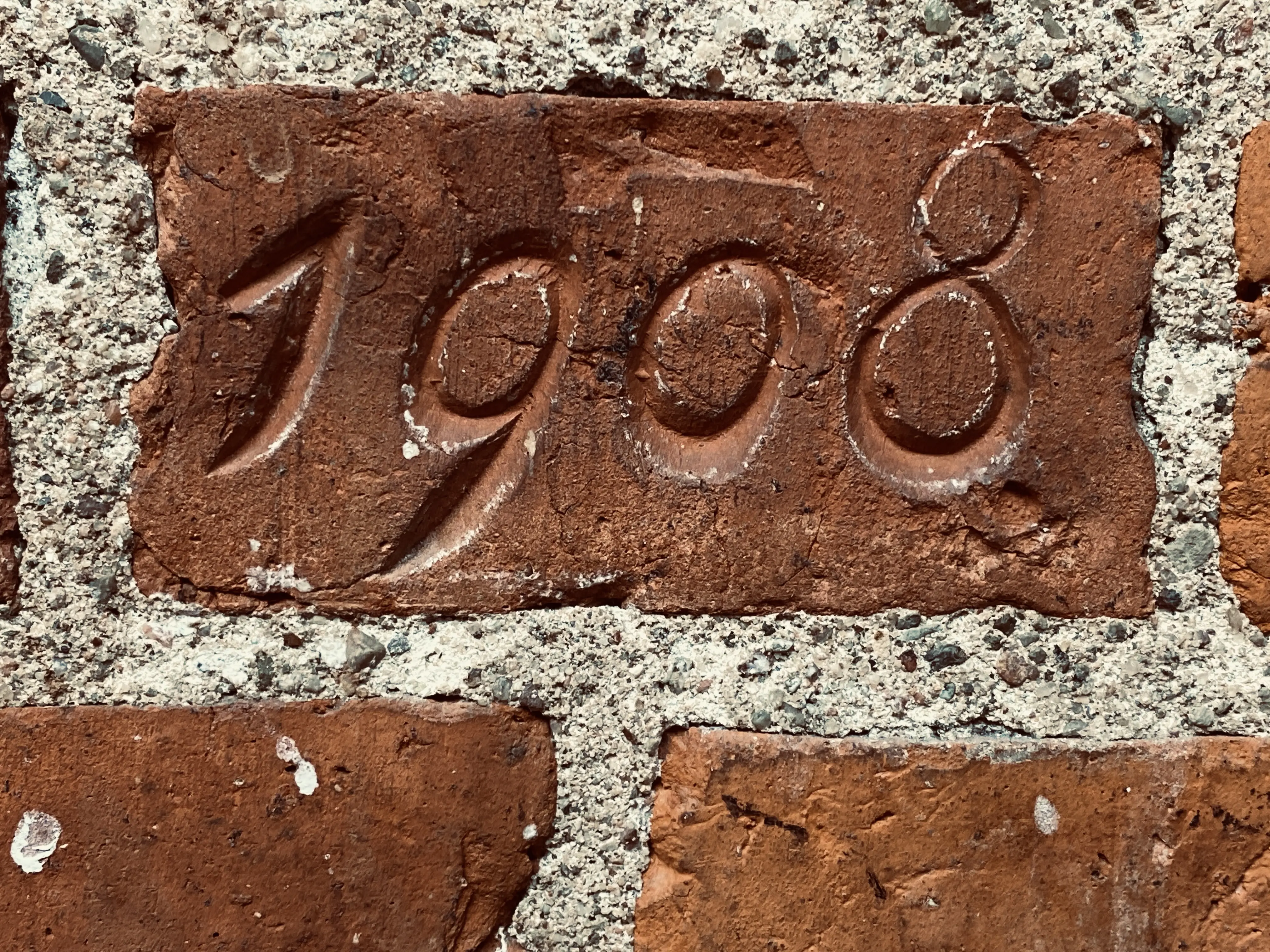 Billede af årstals murbåndet på København Hovedbanegård. Billede af årstals murbåndet på København Hovedbanegård.