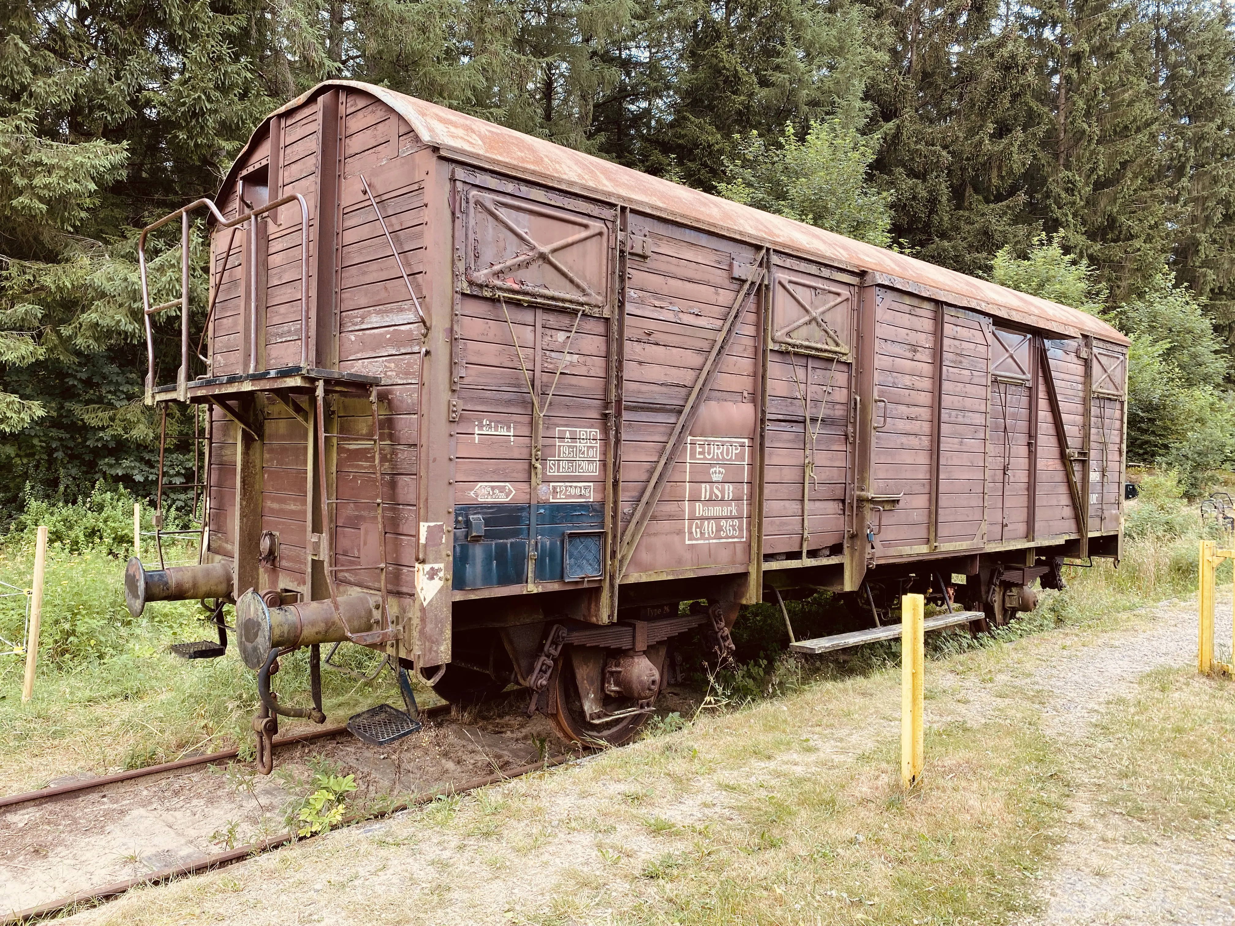 Billede af tog ud for Vrads Station. Billede af tog ud for Vrads Station.