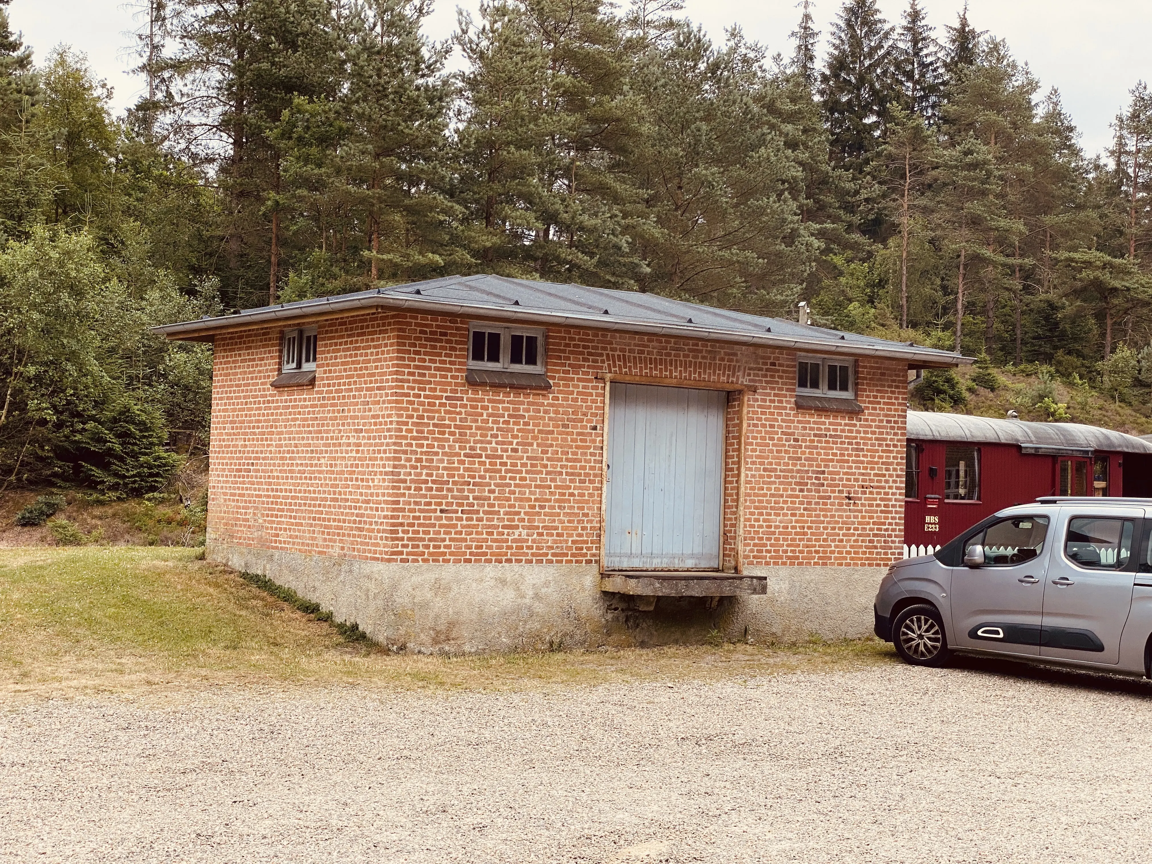 Billede af Vrads Stations varehus. Billede af Vrads Stations varehus.
