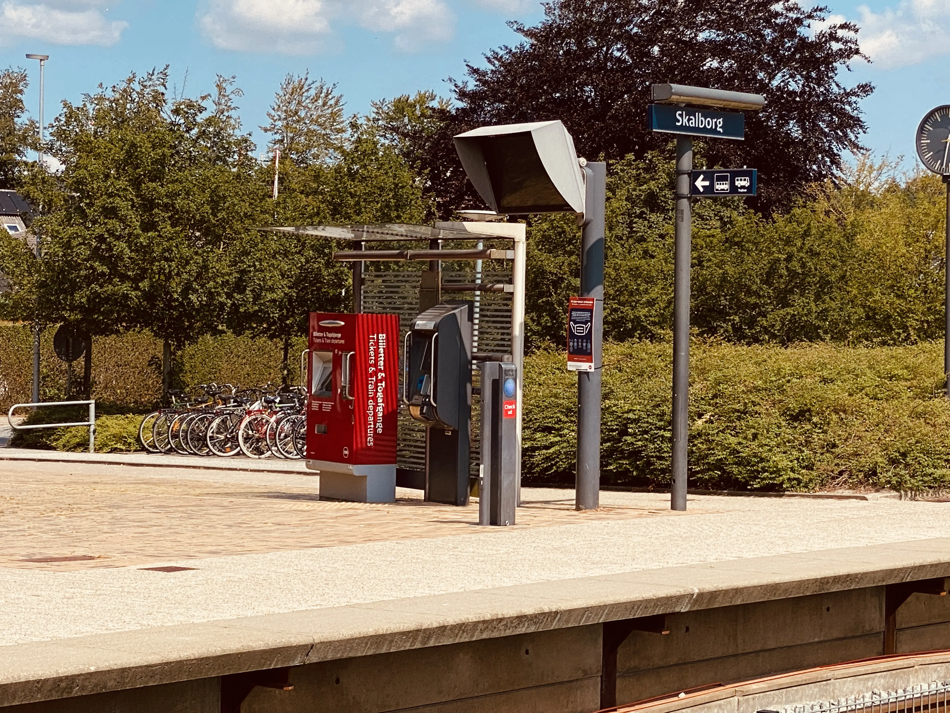 Billede af Skalborg Station - Station er nedrevet, men Skalborg Station har ligget her bag billetautomaten.