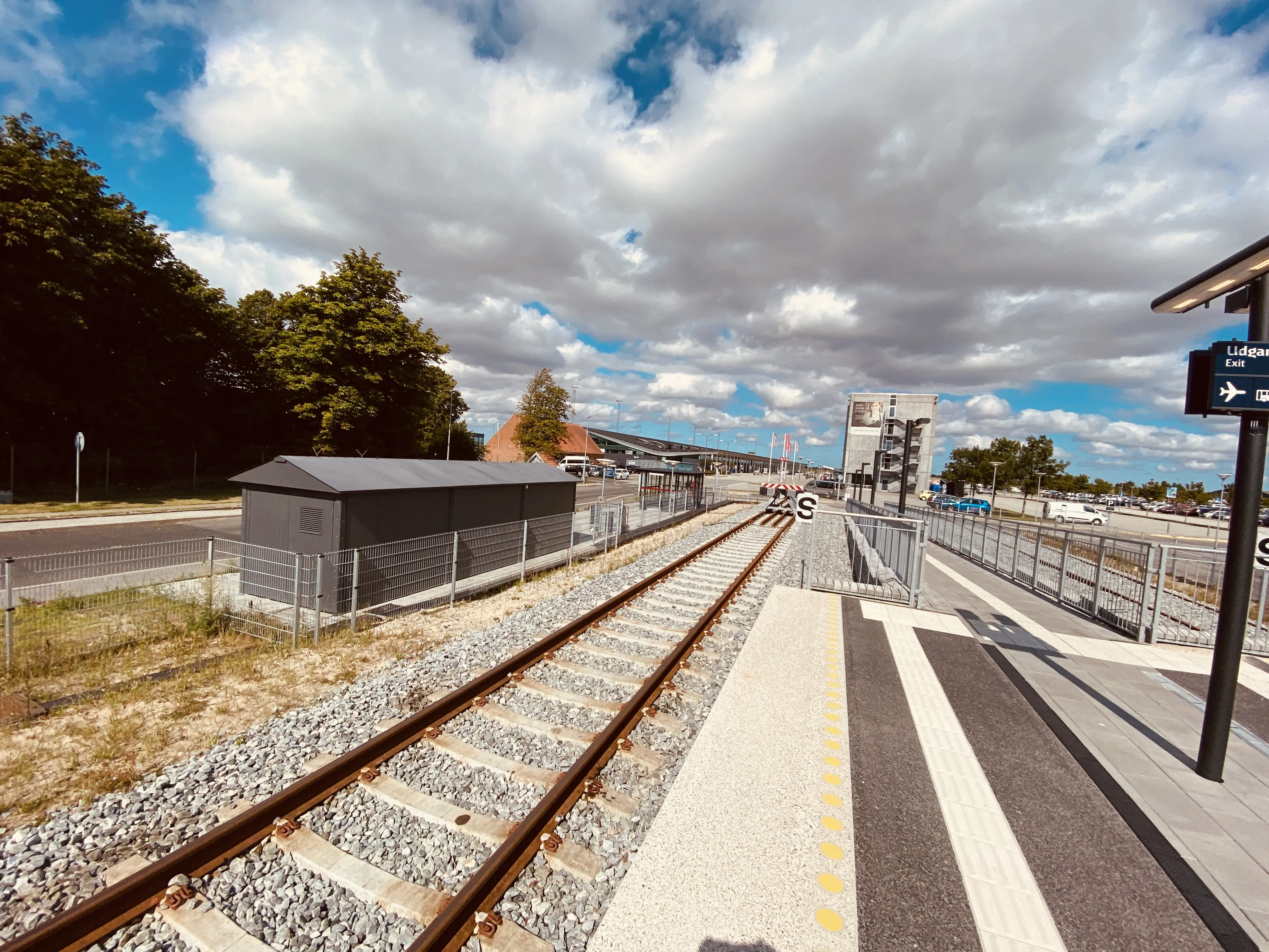 Billede af Aalborg Lufthavn Trinbræt. Billede af Aalborg Lufthavn Trinbræt.