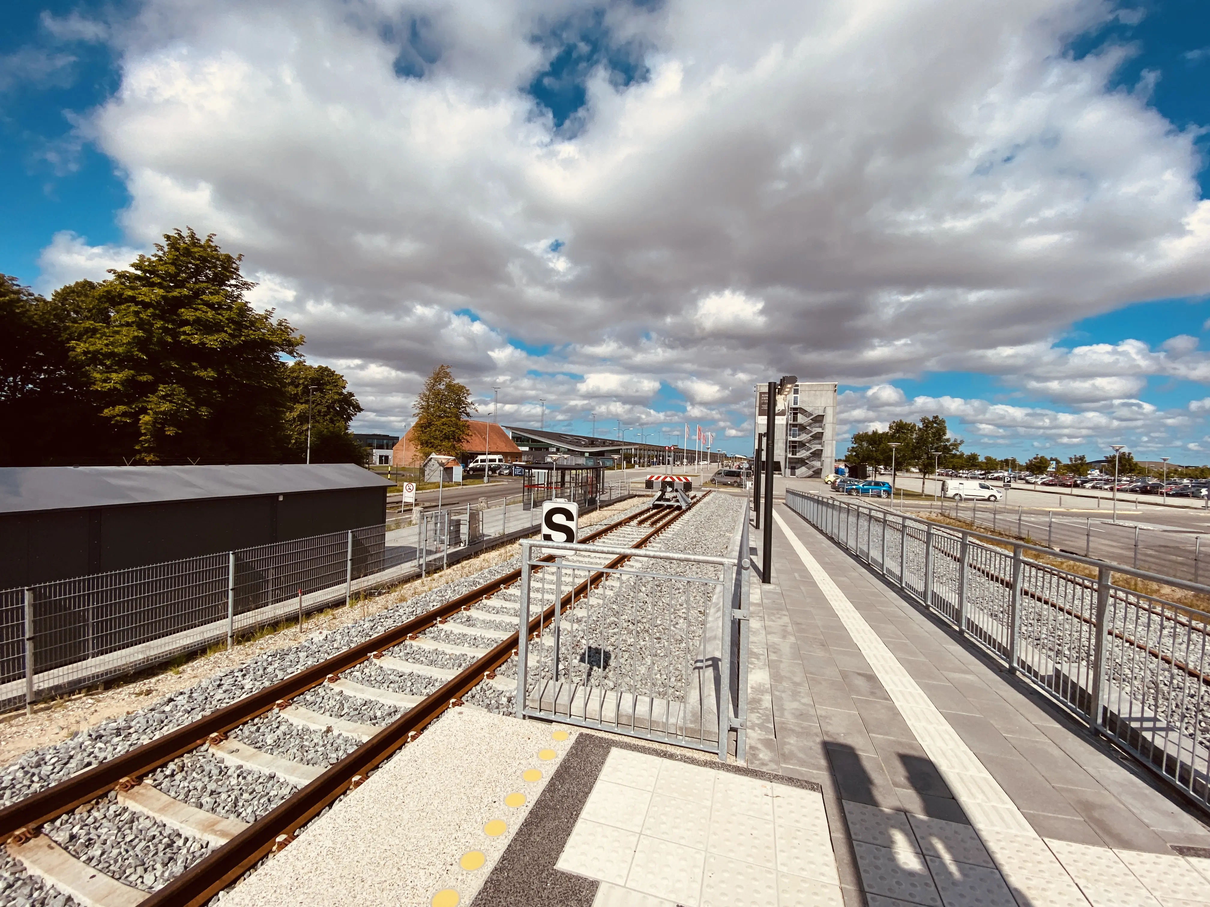 Billede af Aalborg Lufthavn Trinbræt. Billede af Aalborg Lufthavn Trinbræt.