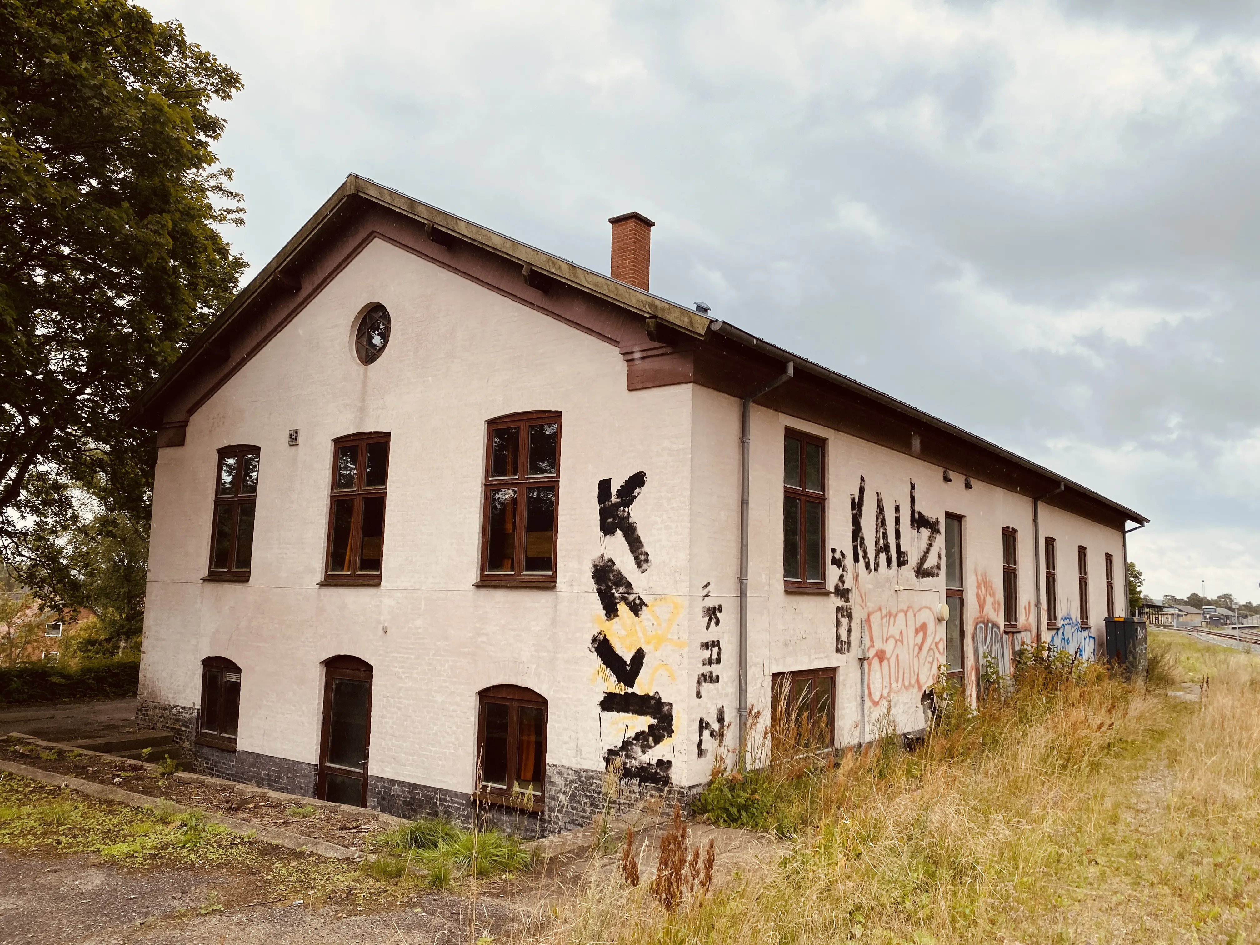 Billede af Hobro Stations gamle tosporede remise. Billede af Hobro Stations gamle tosporede remise.