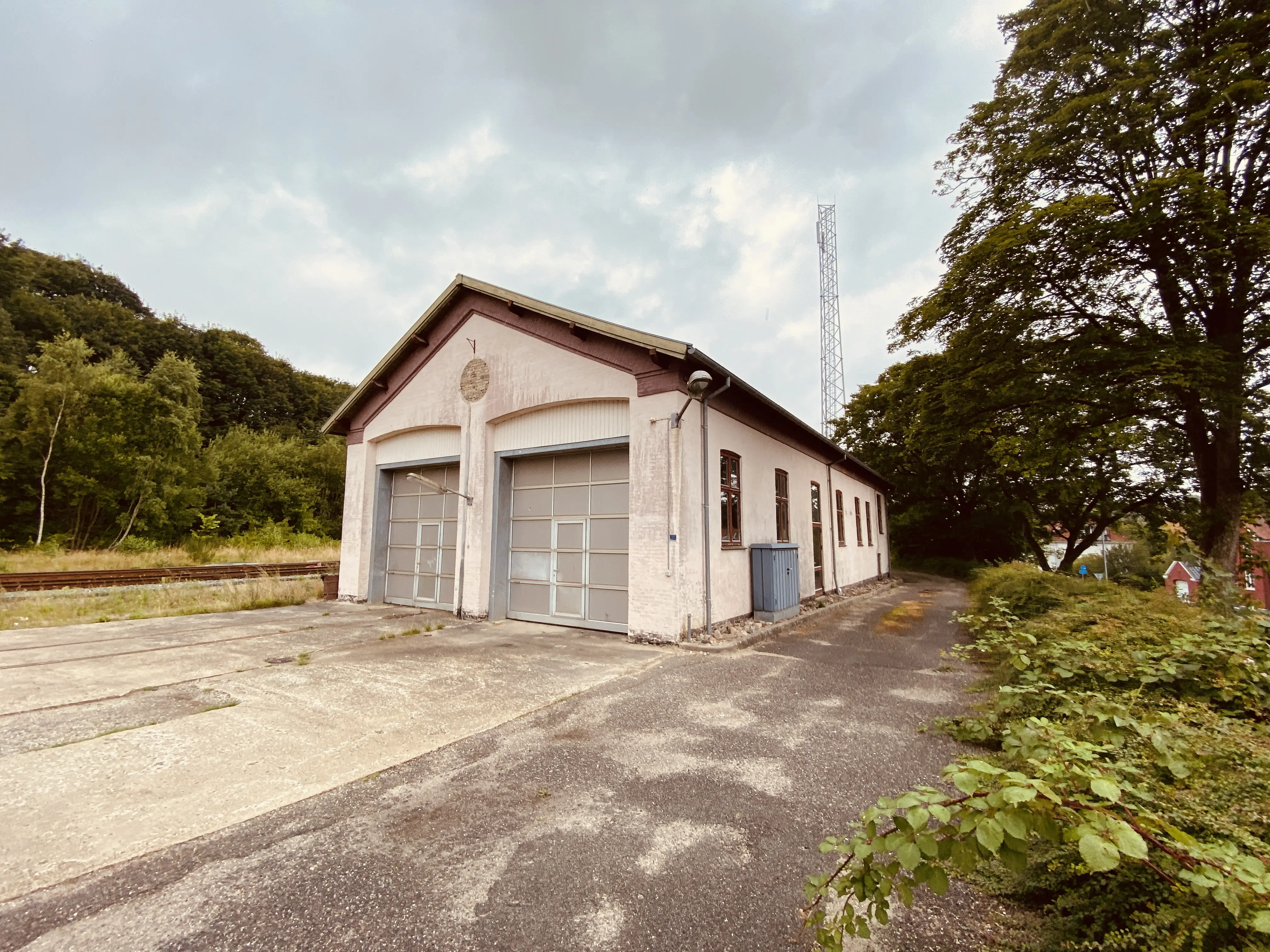 Billede af Hobro Stations gamle tosporede remise.