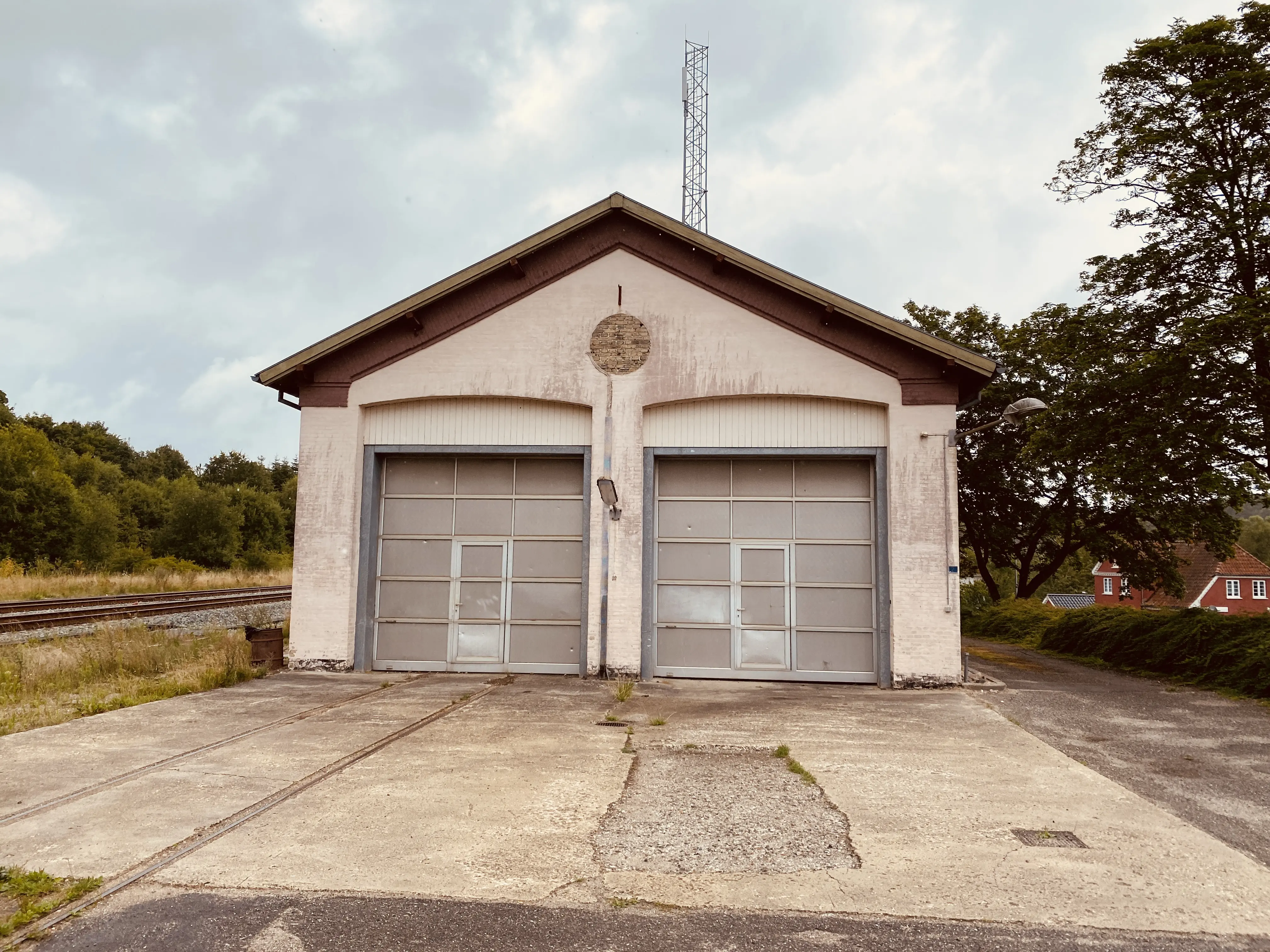 Billede af Hobro Stations gamle tosporede remise.