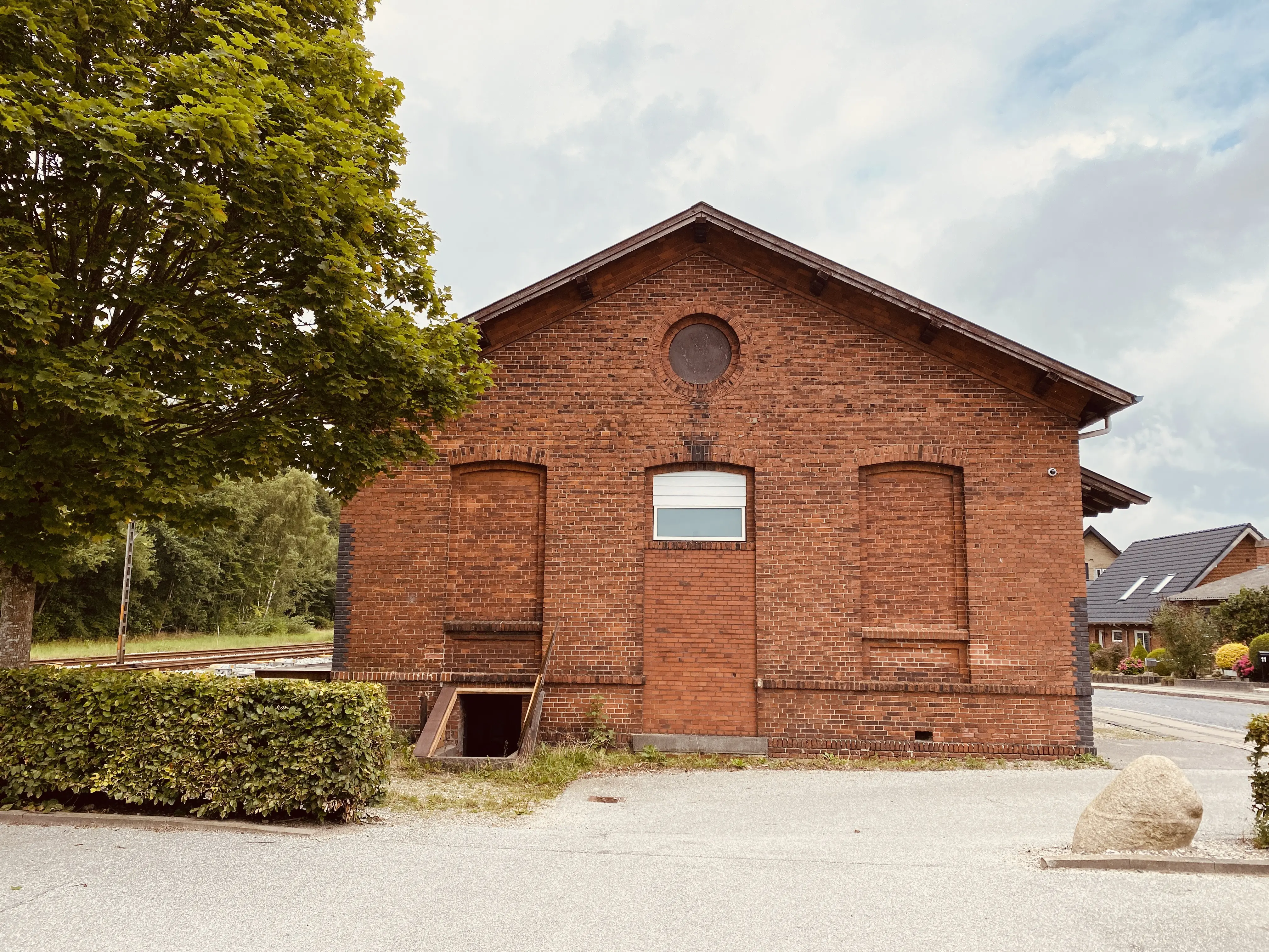 Billede af Hobro Stations varehus. Billede af Hobro Stations varehus.