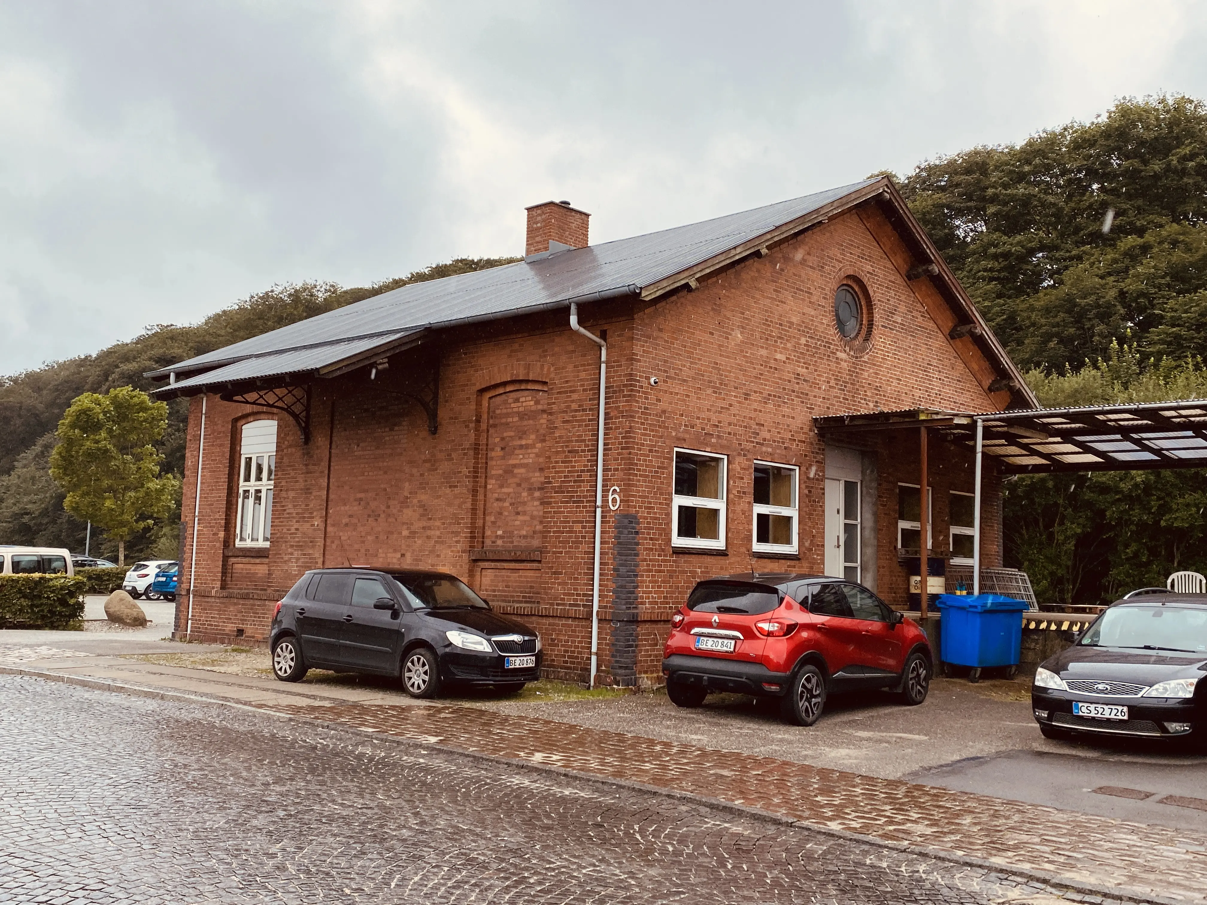 Billede af Hobro Stations varehus. Billede af Hobro Stations varehus.