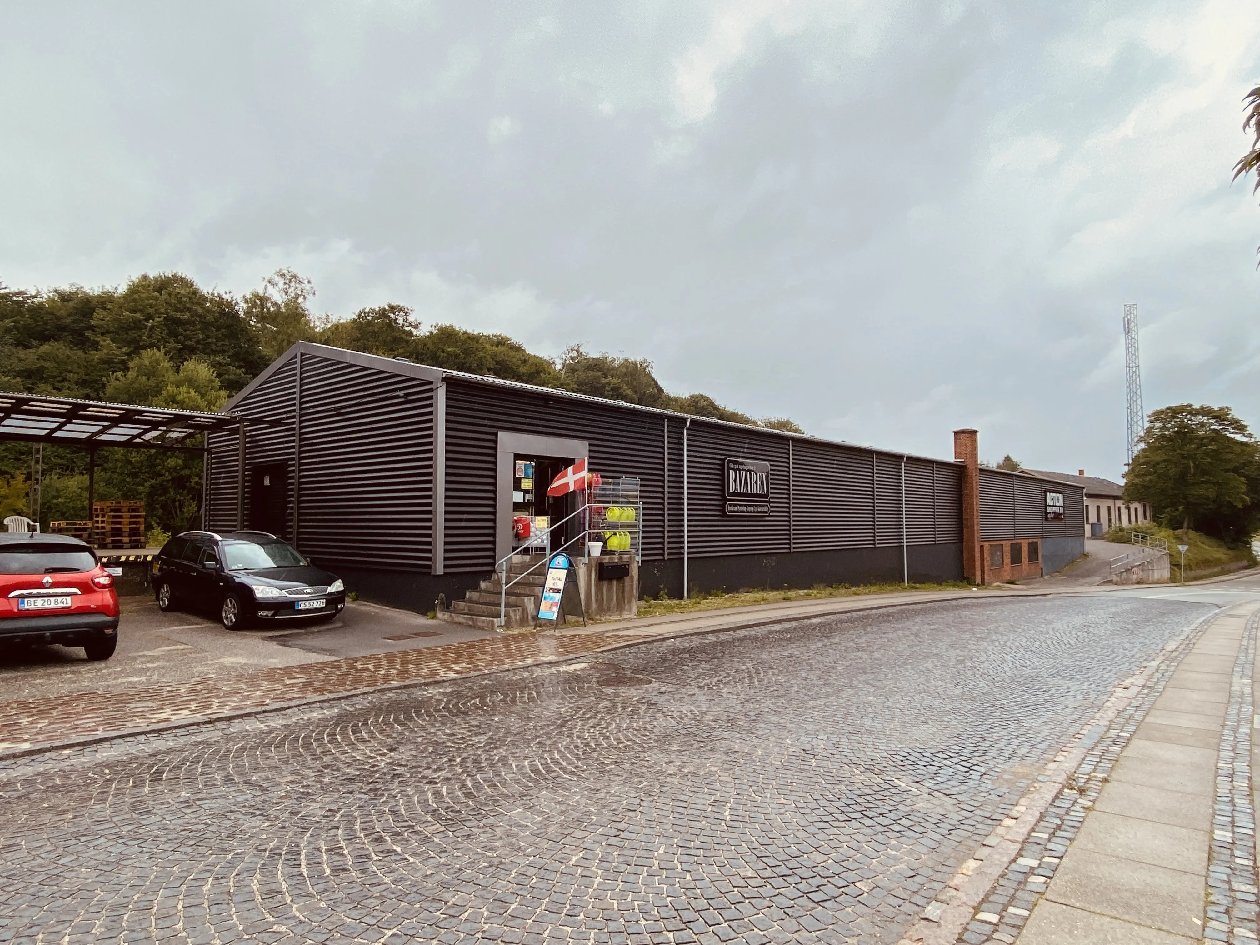 Billede af Hobro Stations varehus. Billede af Hobro Stations varehus.