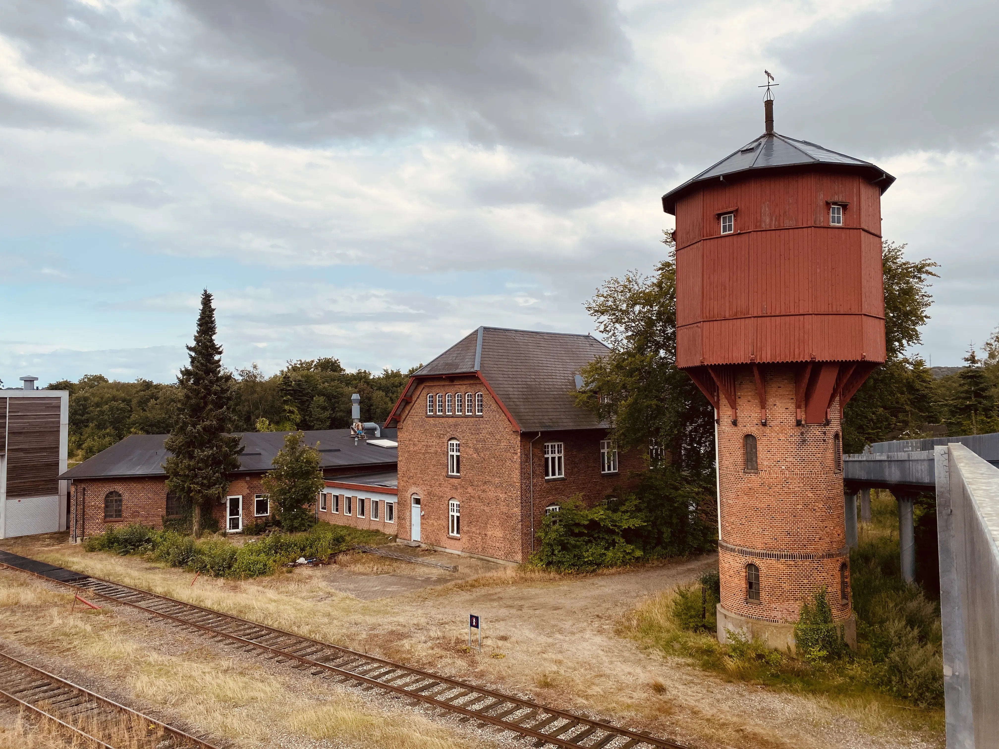 Billede af Langå Stations vandtårn. Billede af Langå Stations vandtårn.
