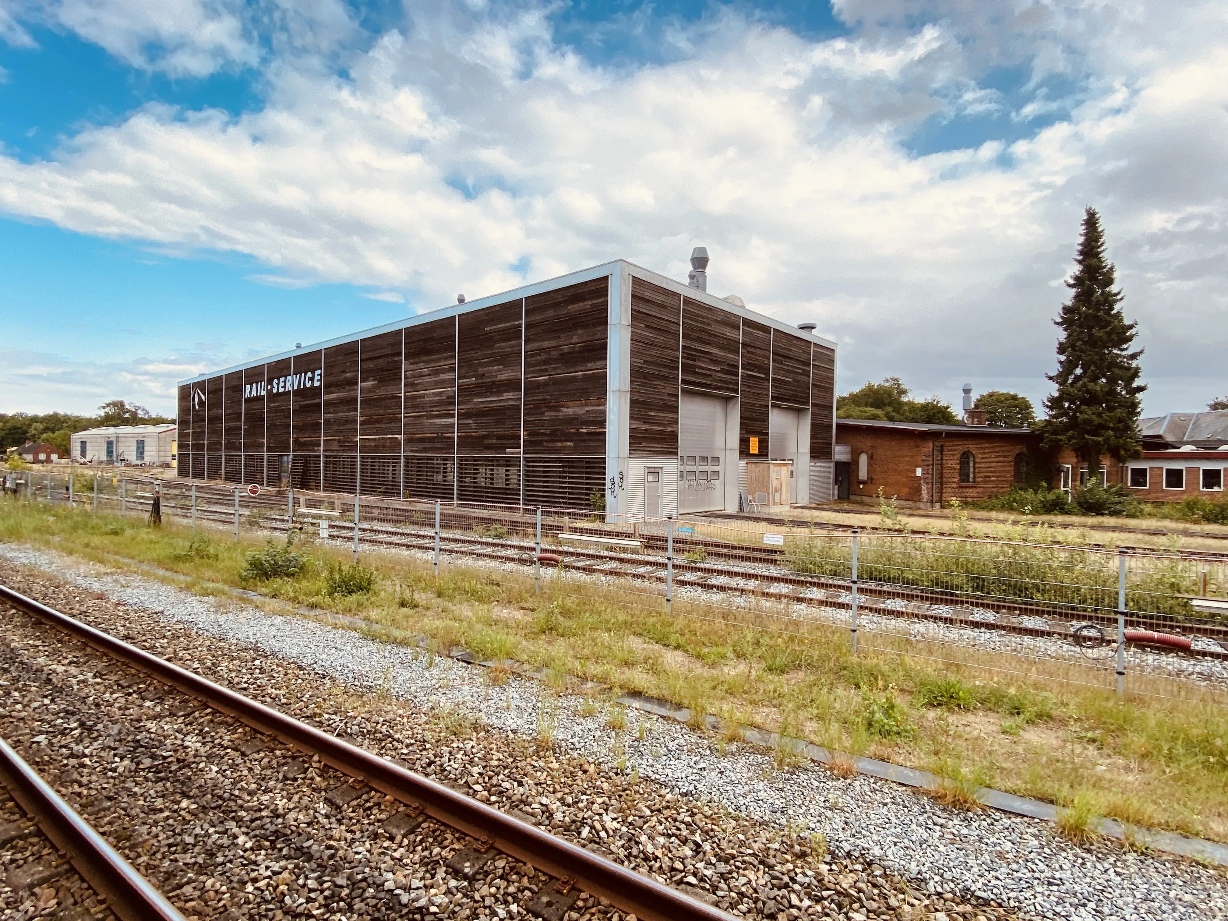 Billede af Rail-Service værkstedet på Langå Station. Billede af Rail-Service værkstedet på Langå Station.