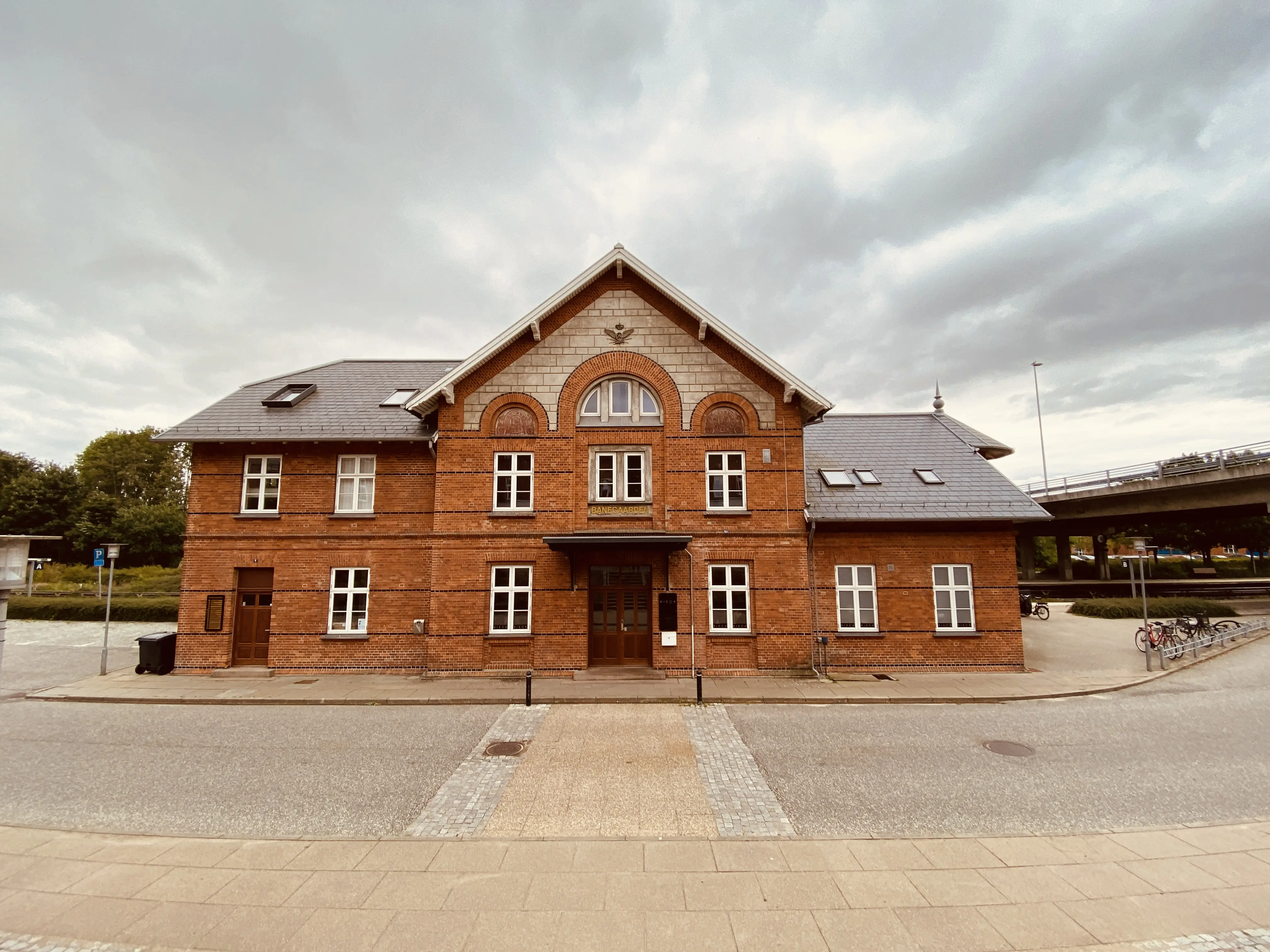 Billede af Hadsten Station. Billede af Hadsten Station.