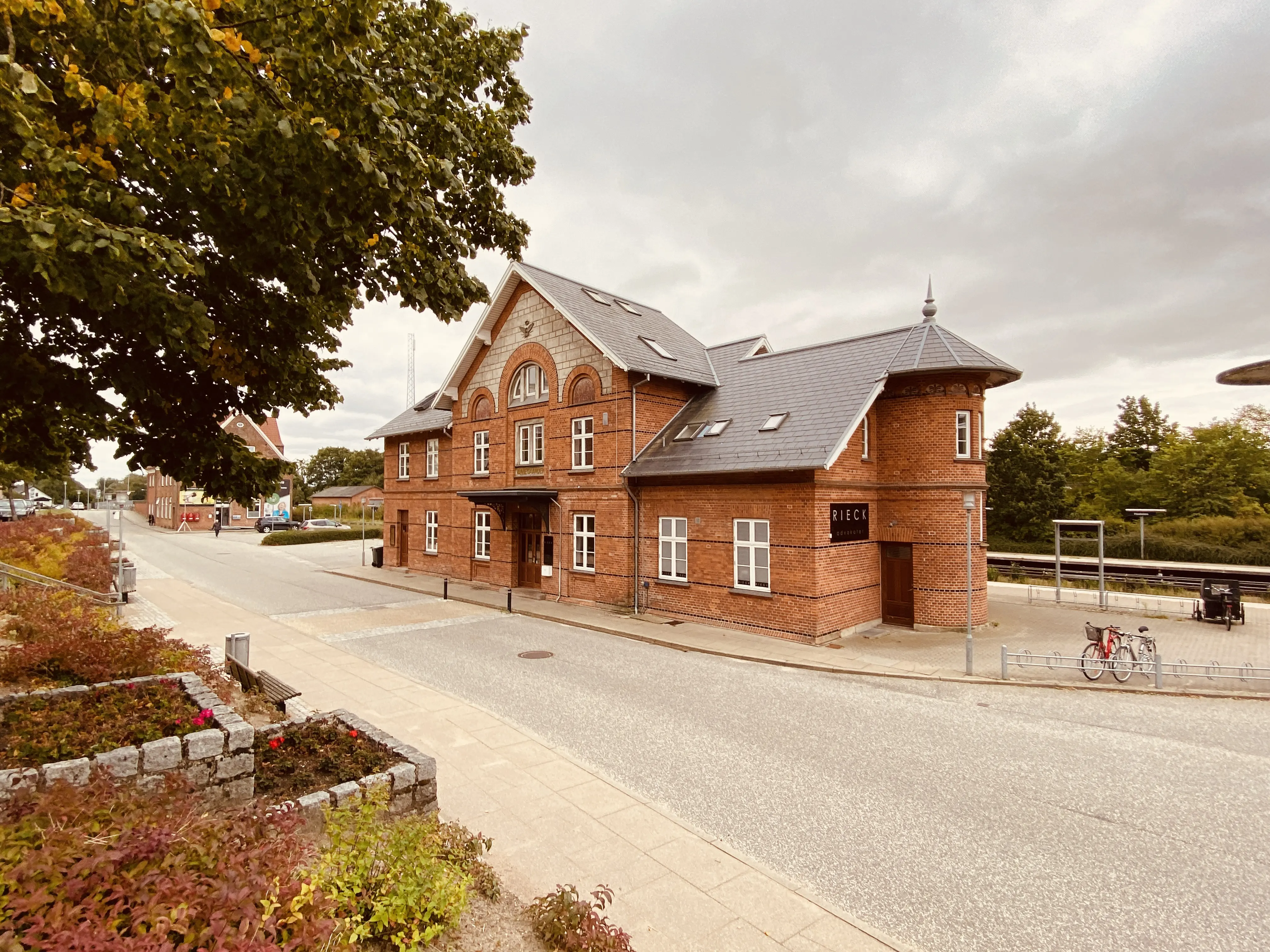Billede af Hadsten Station. Billede af Hadsten Station.