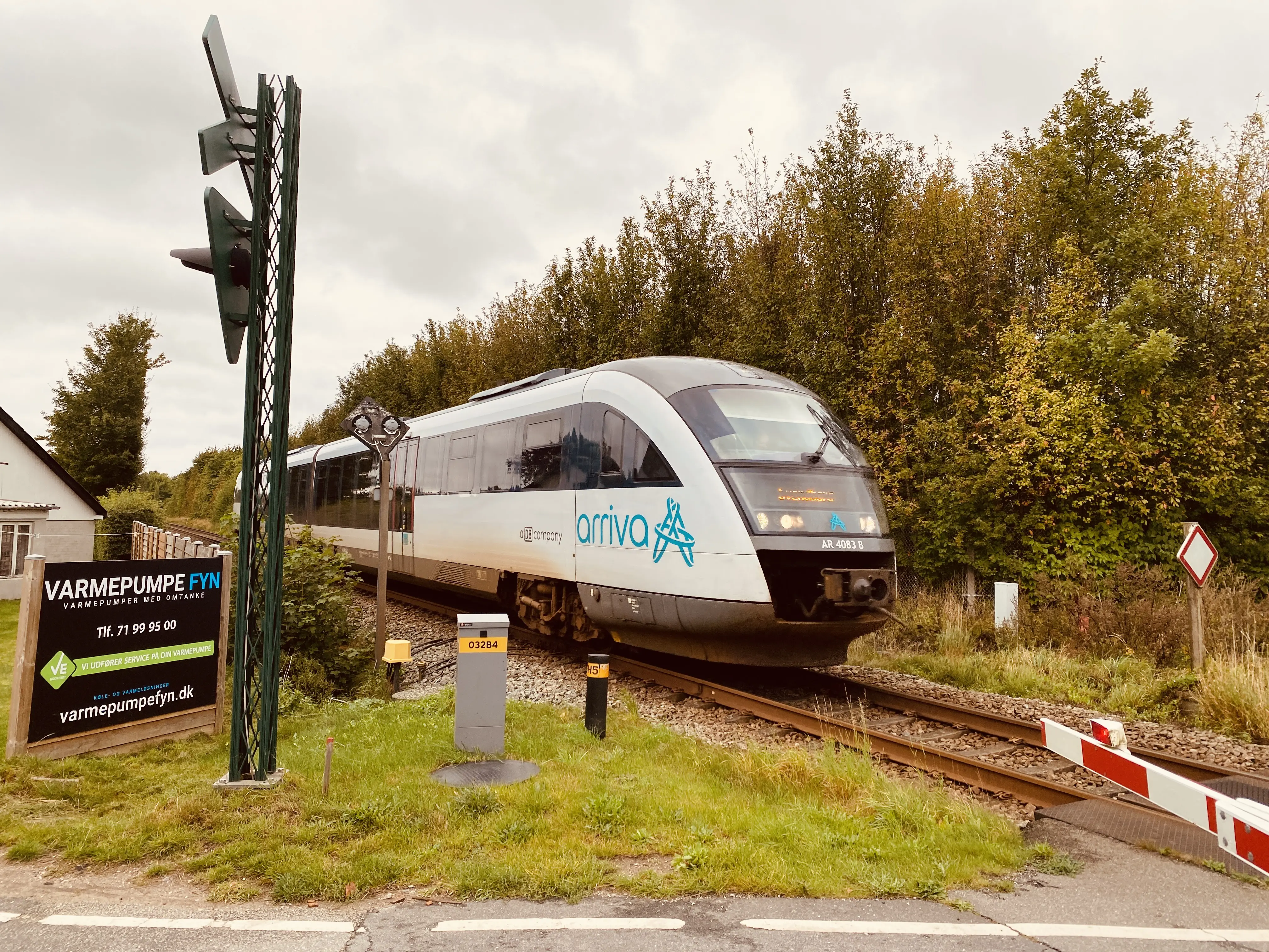 Billede af ARRIVA AR 4083, tidligere DSB MQ 4123-4923 fotograferet ud for Årslev Station. Billede af ARRIVA AR 4083, tidligere DSB MQ 4123-4923 fotograferet ud for Årslev Station.