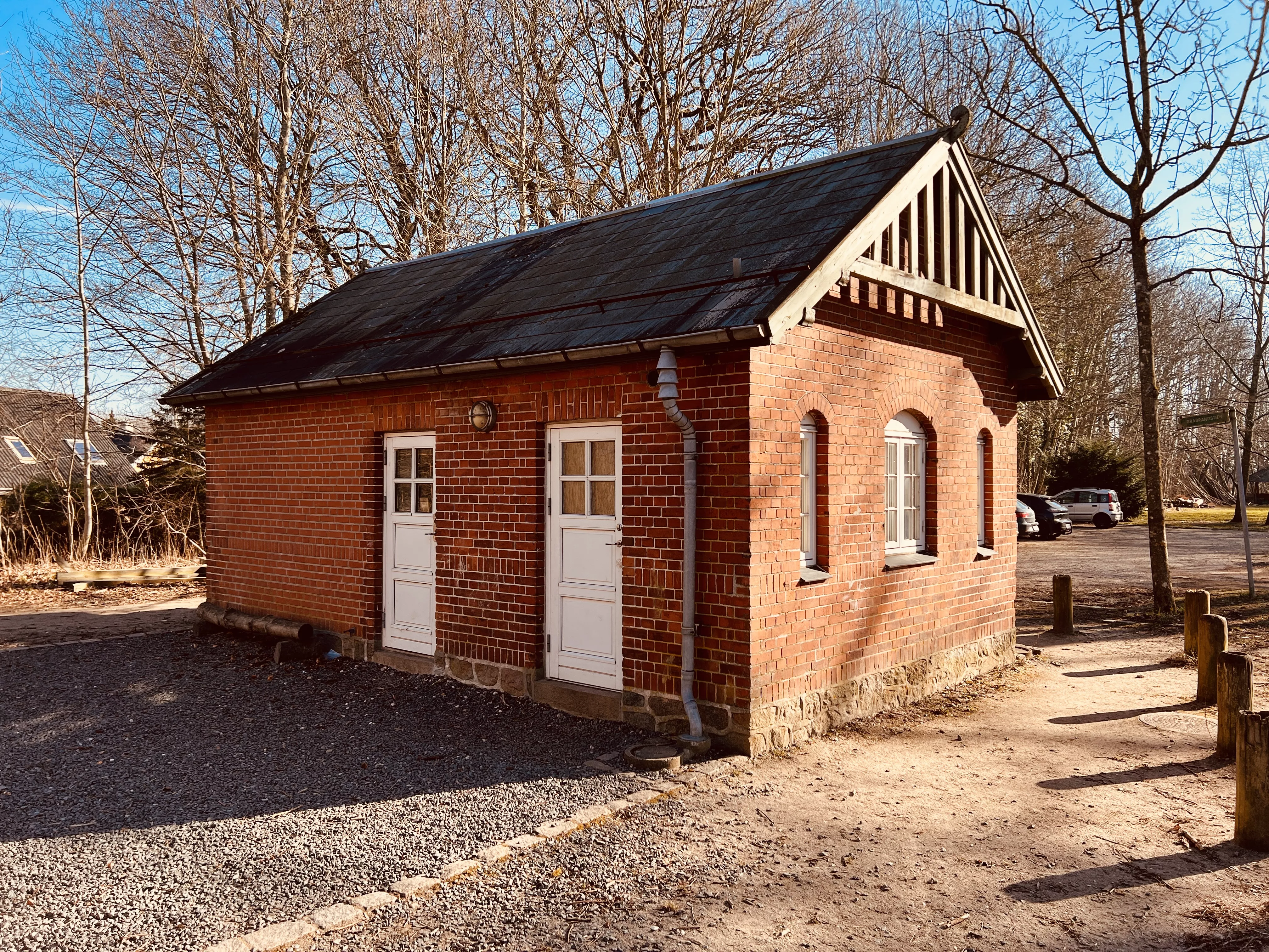 Billede af Stavtrup Stations retirade.