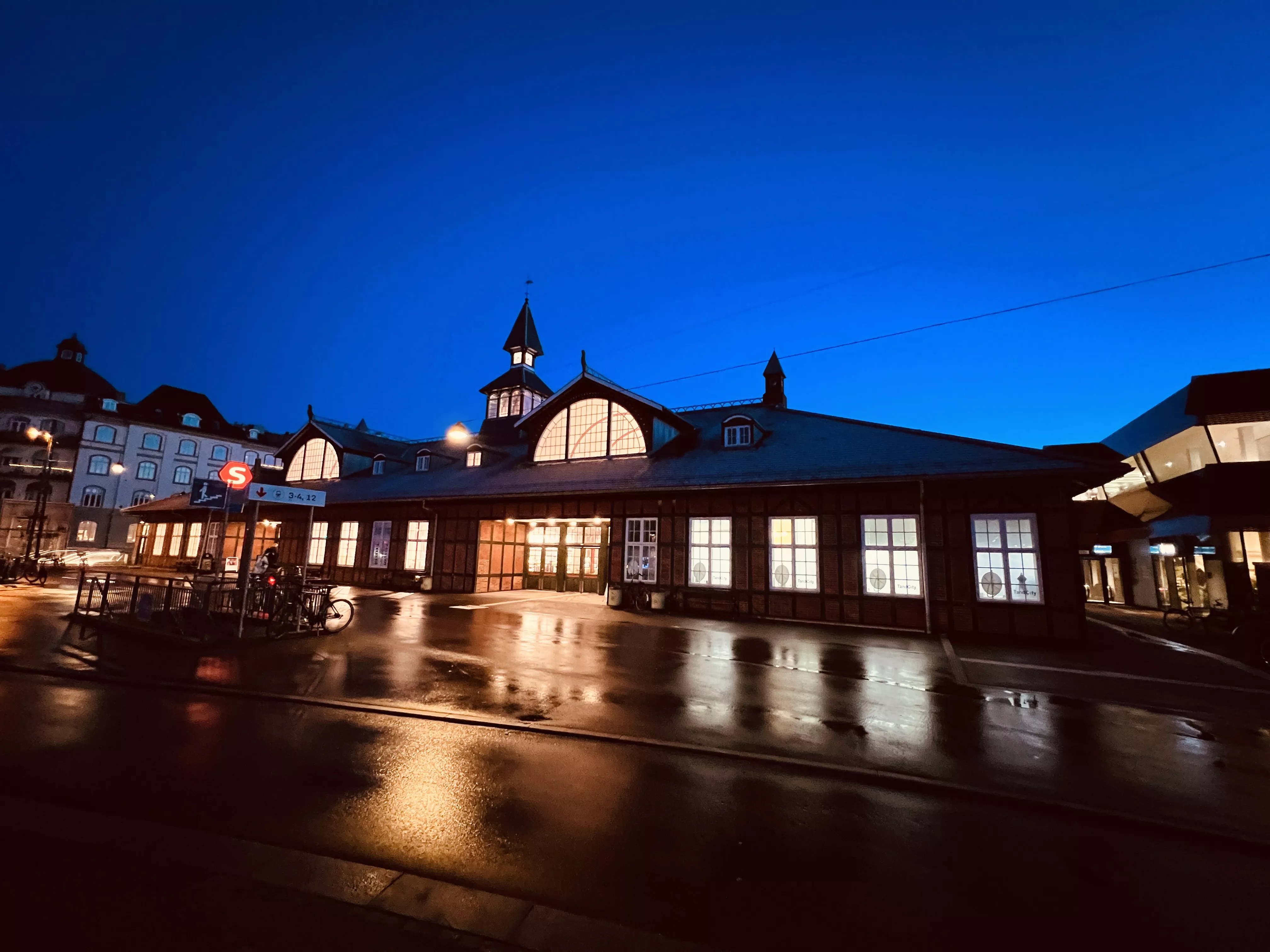 Billede af Østerport Station tidlig morgen.