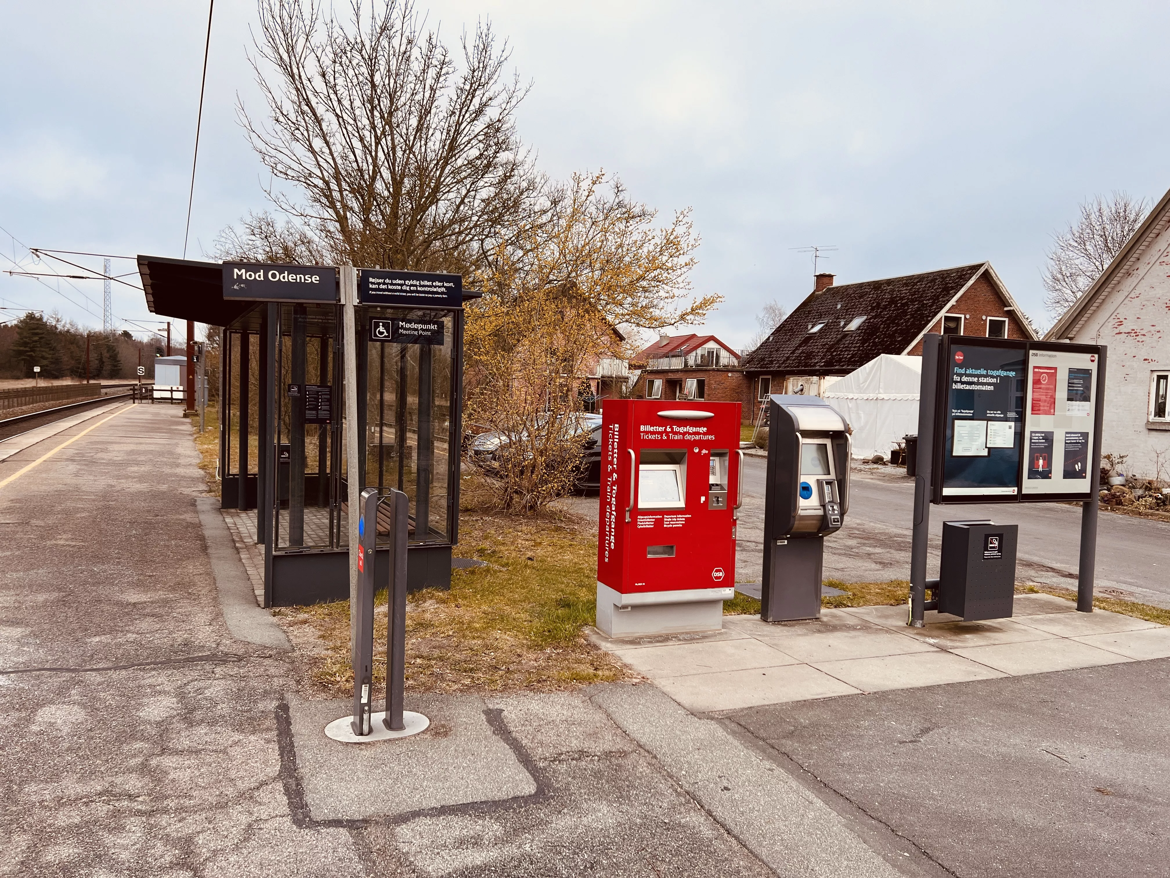 Billede af Holmstrup Trinbræt. Billede af Holmstrup Trinbræt.