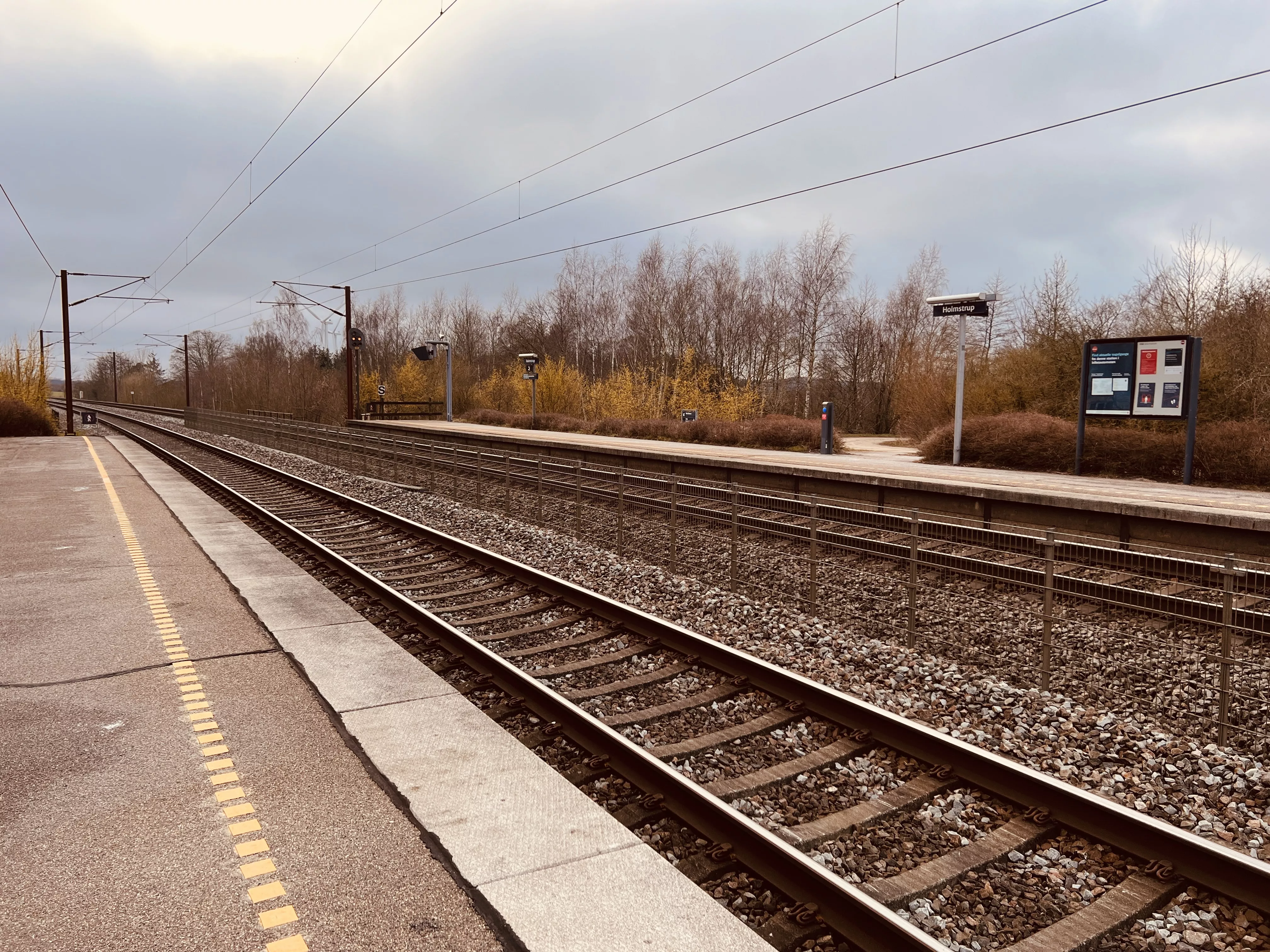 Billede af Holmstrup Trinbræt. Billede af Holmstrup Trinbræt.