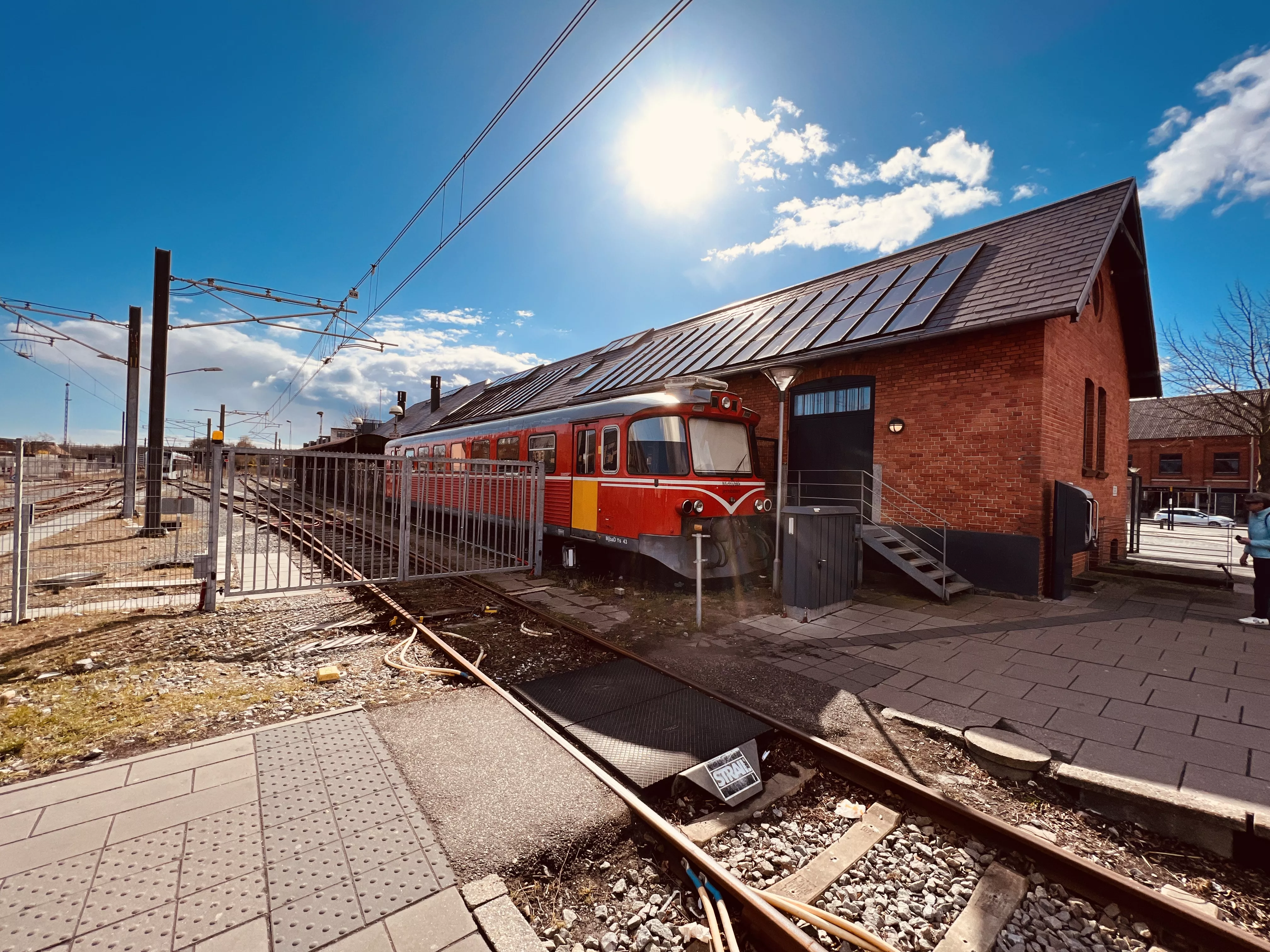 Billede af Odder Letbanestations varehus. Billede af Odder Letbanestations varehus.