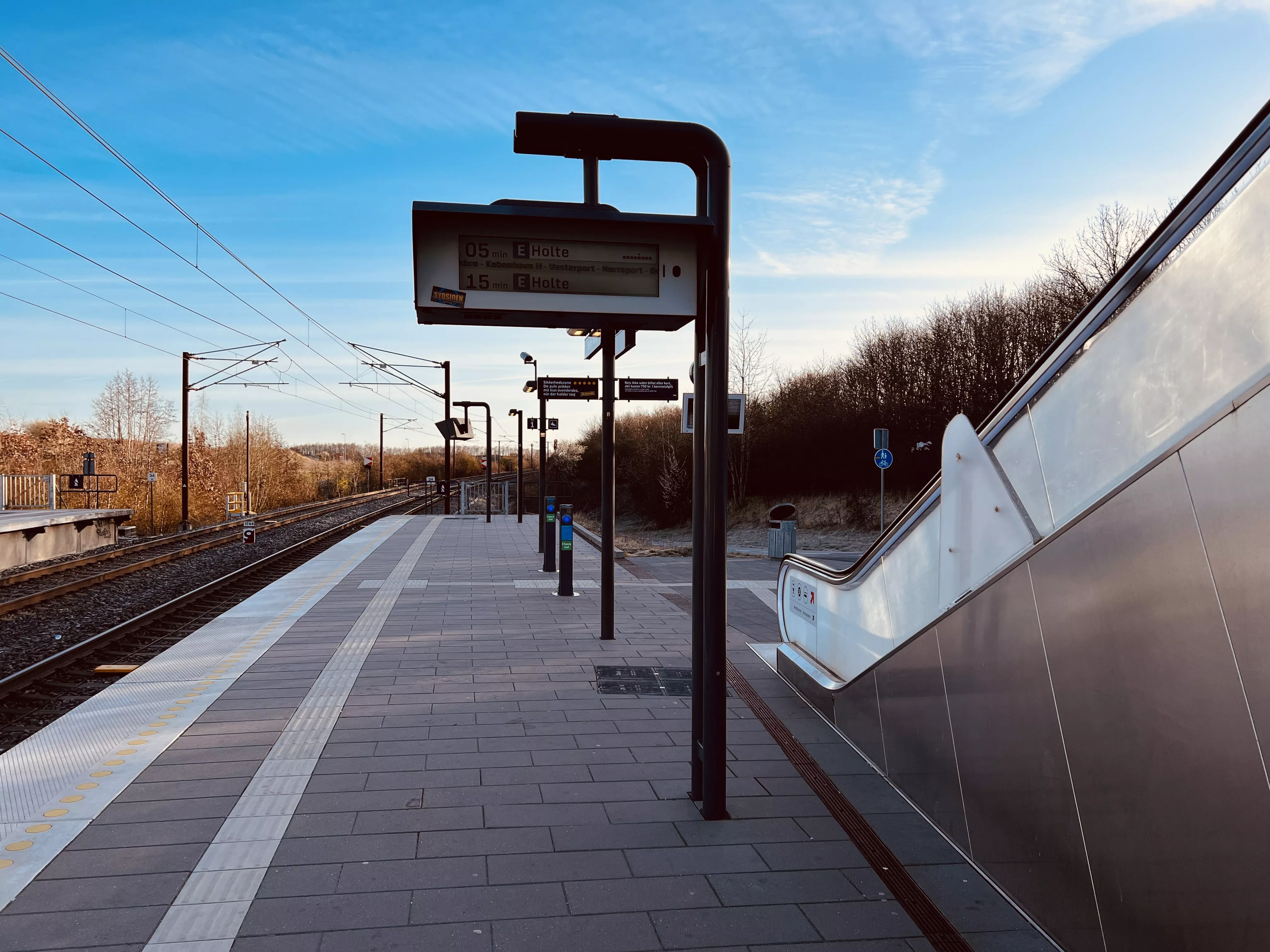 Billede af Køge Nord S-togstrinbræt. Billede af Køge Nord S-togstrinbræt.